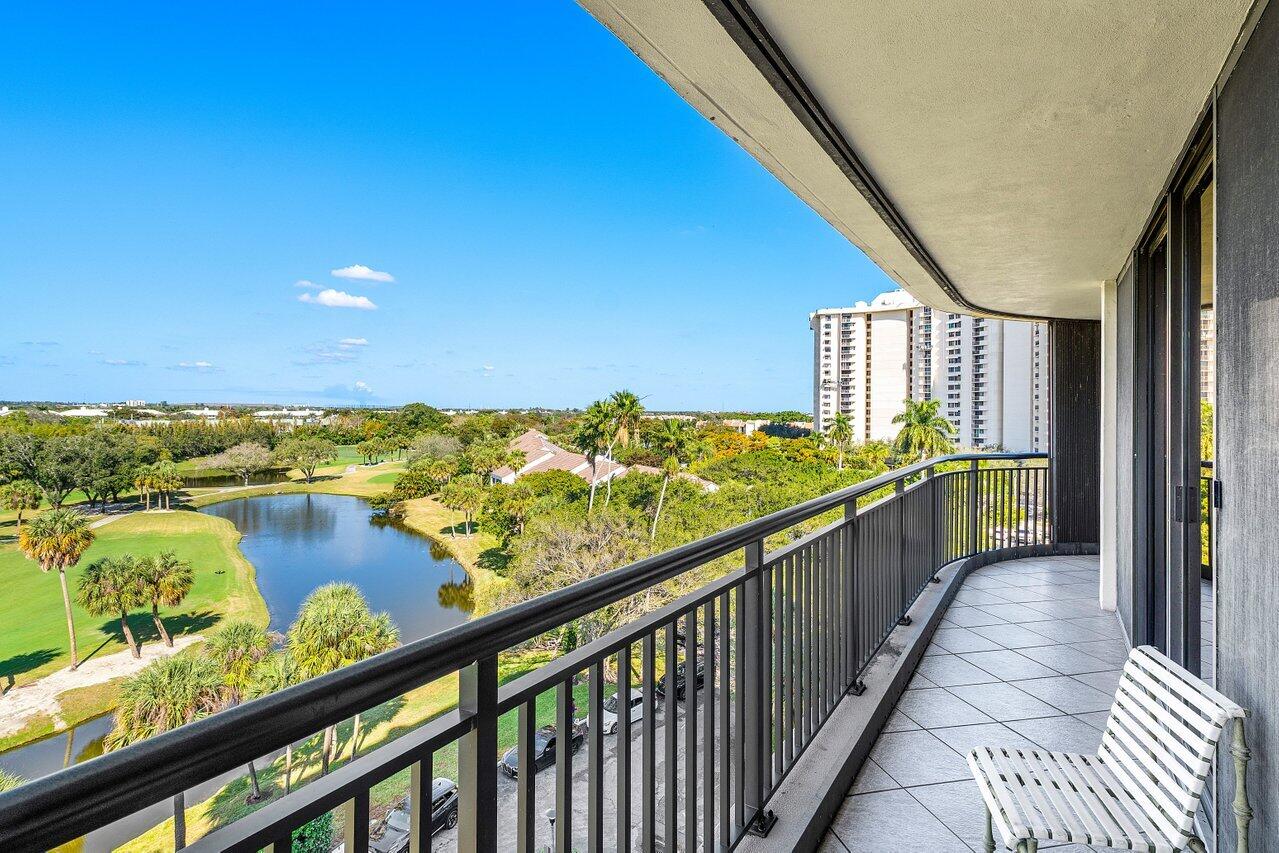 2427 Presidential Way 701