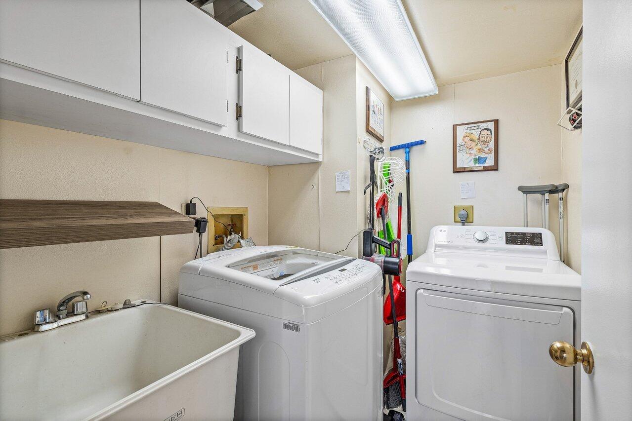 2427 Presidential Way 701