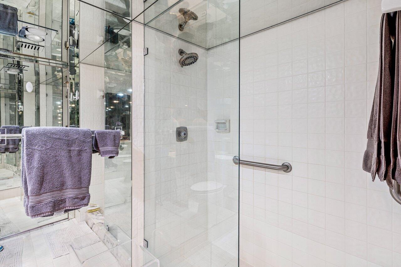 2427 Presidential Way 701