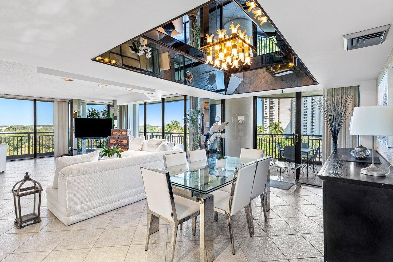 2427 Presidential Way 701