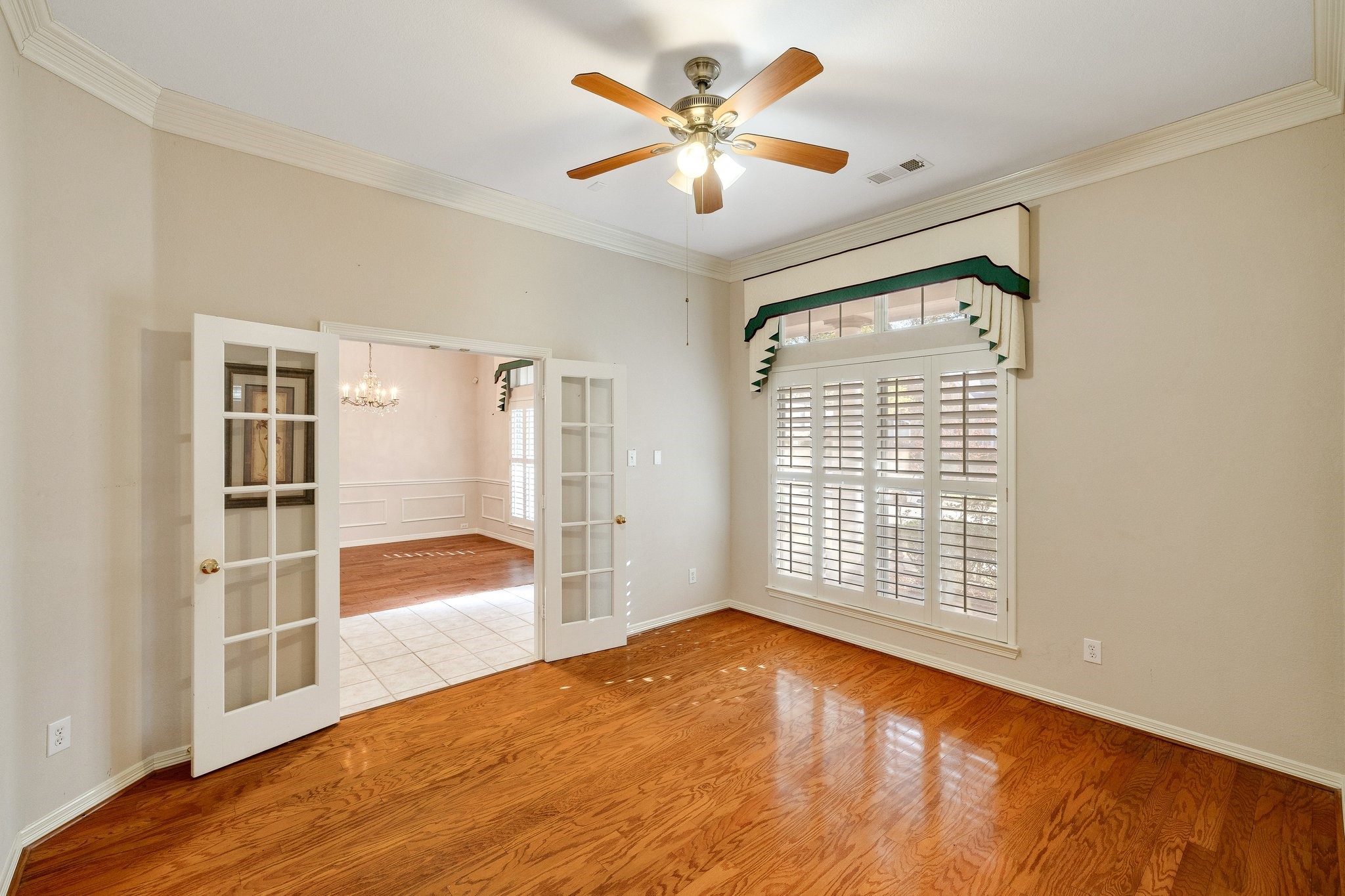 2821 Lago Vista Lane