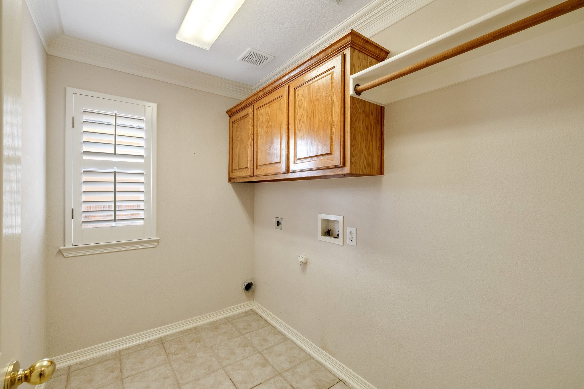2821 Lago Vista Lane