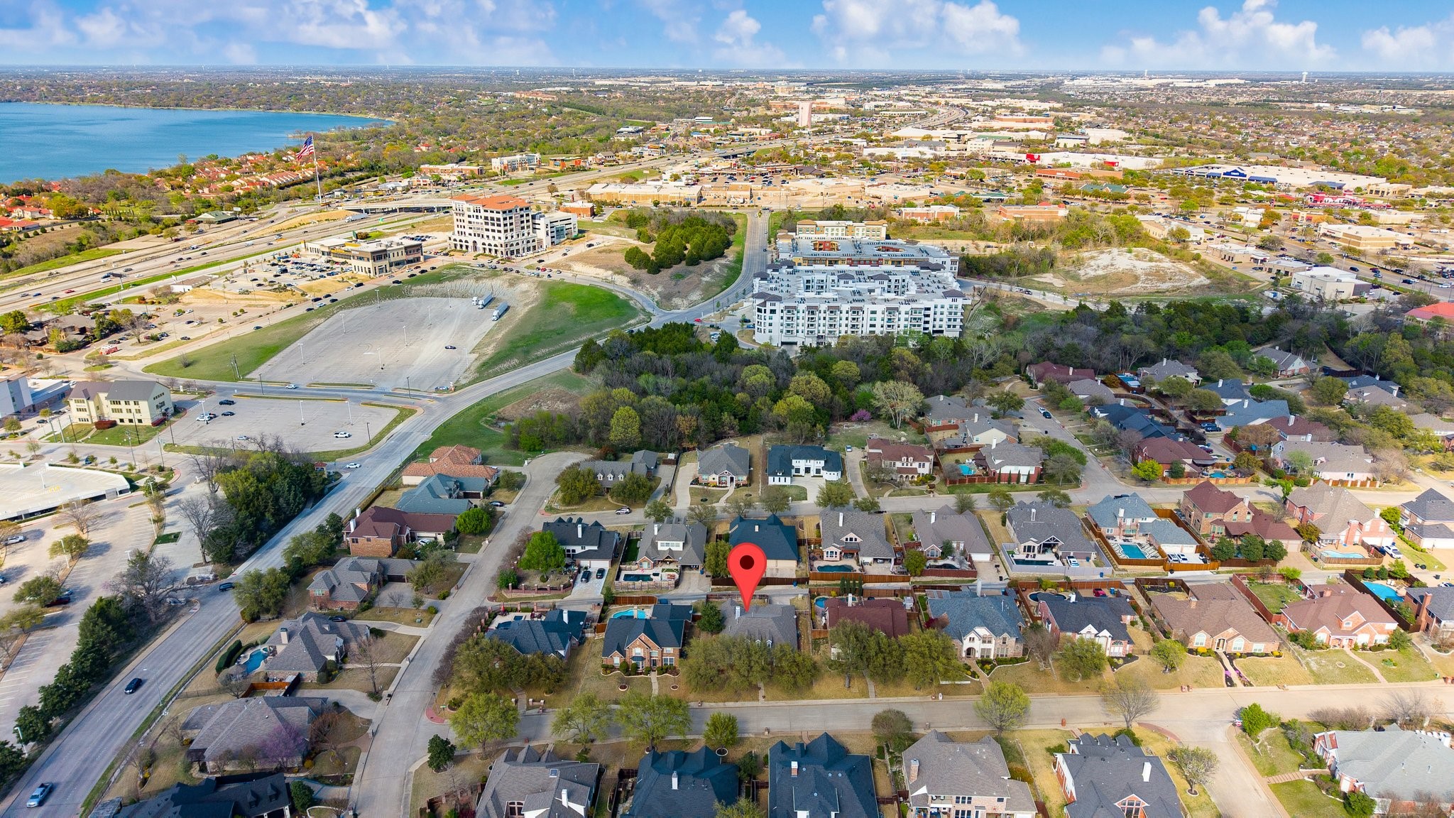 2821 Lago Vista Lane