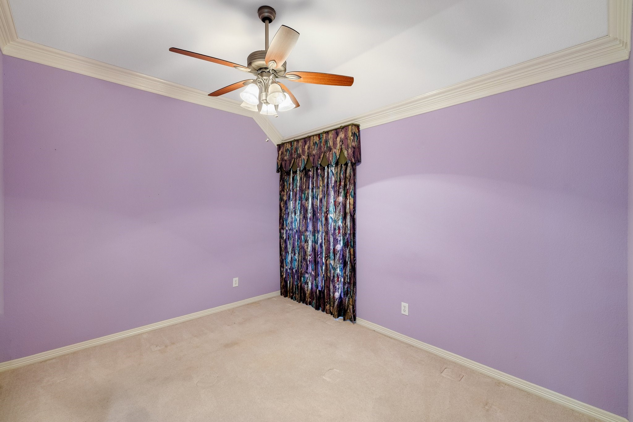 2821 Lago Vista Lane