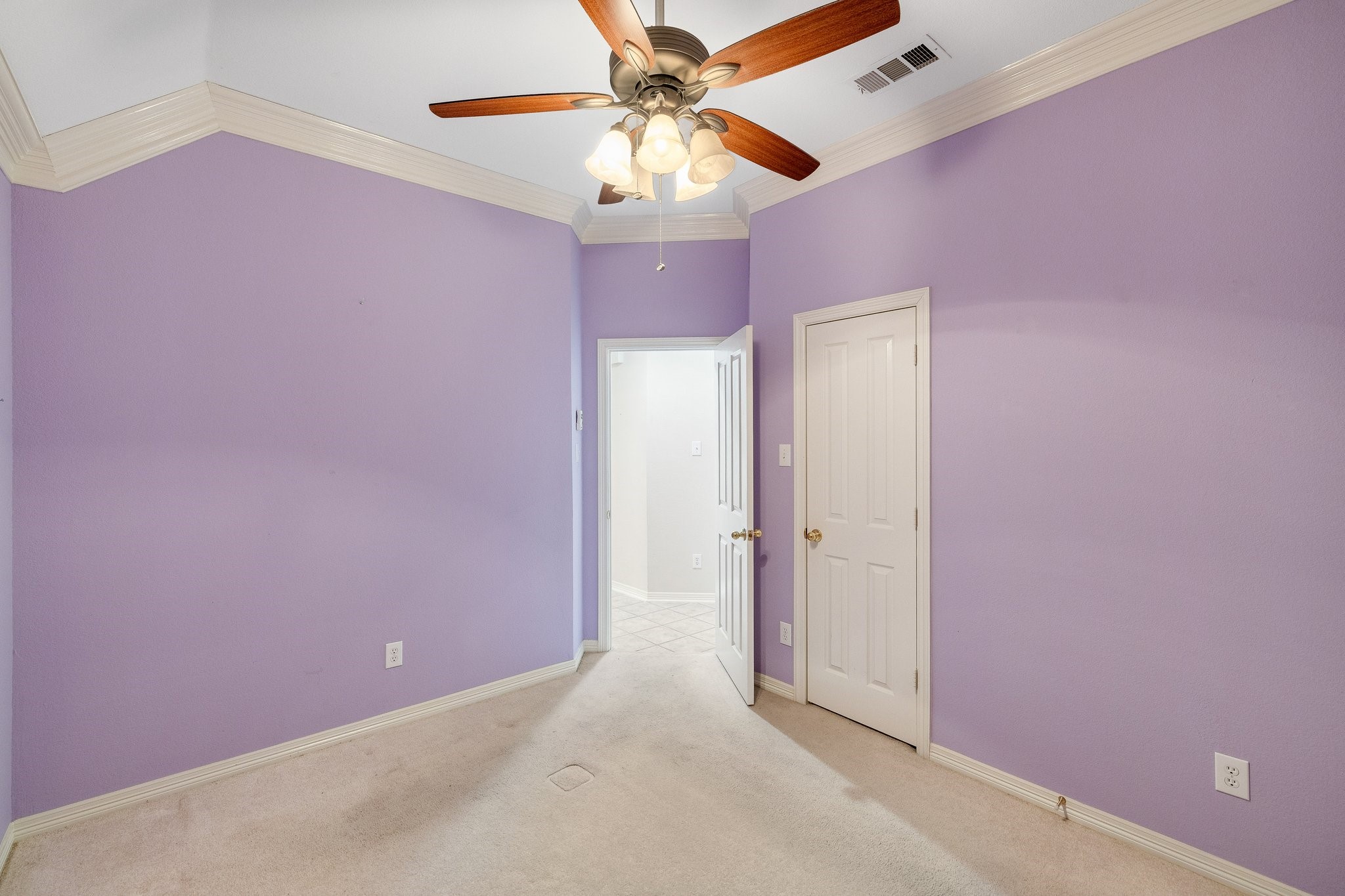 2821 Lago Vista Lane