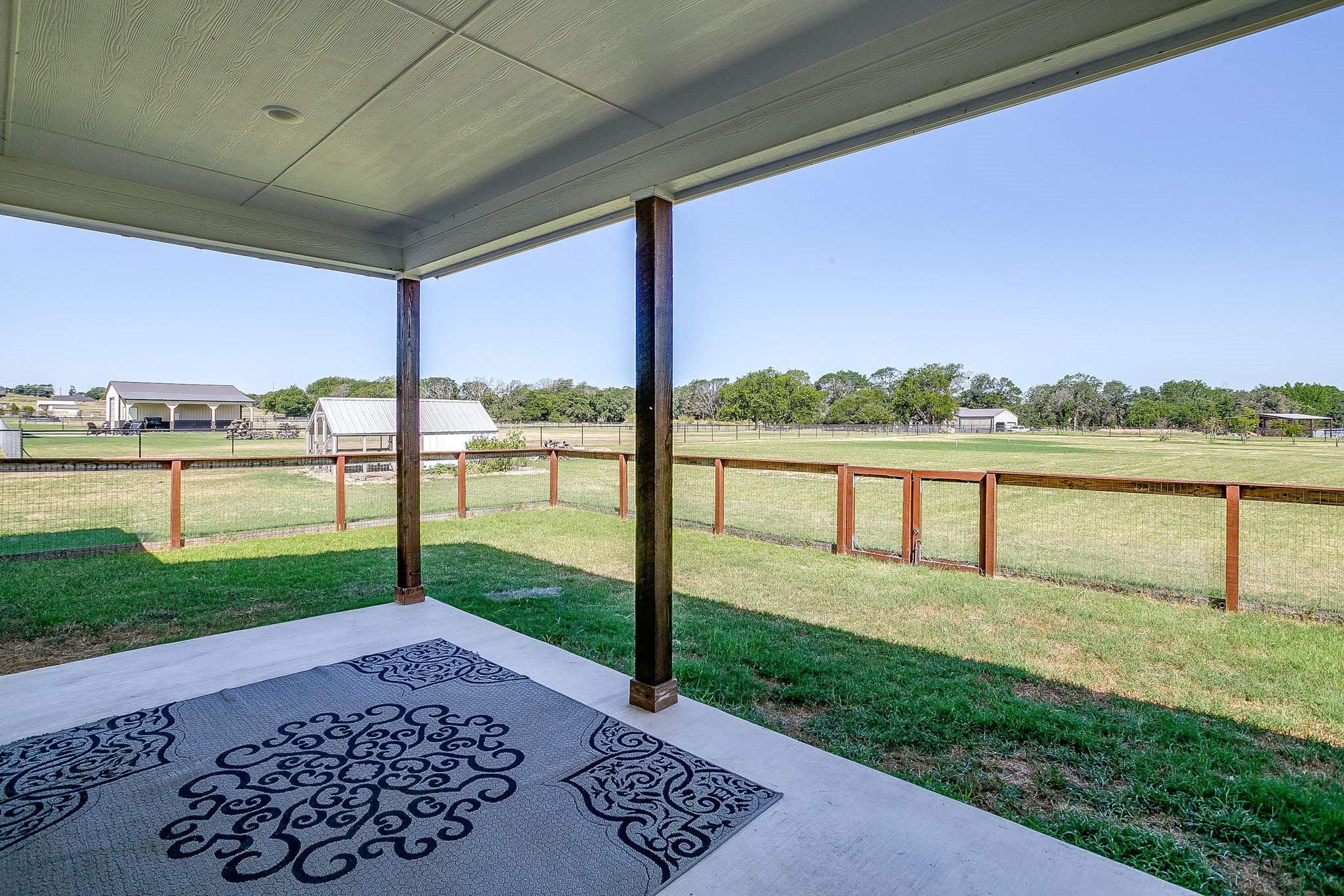 1053 Paradise Parkway