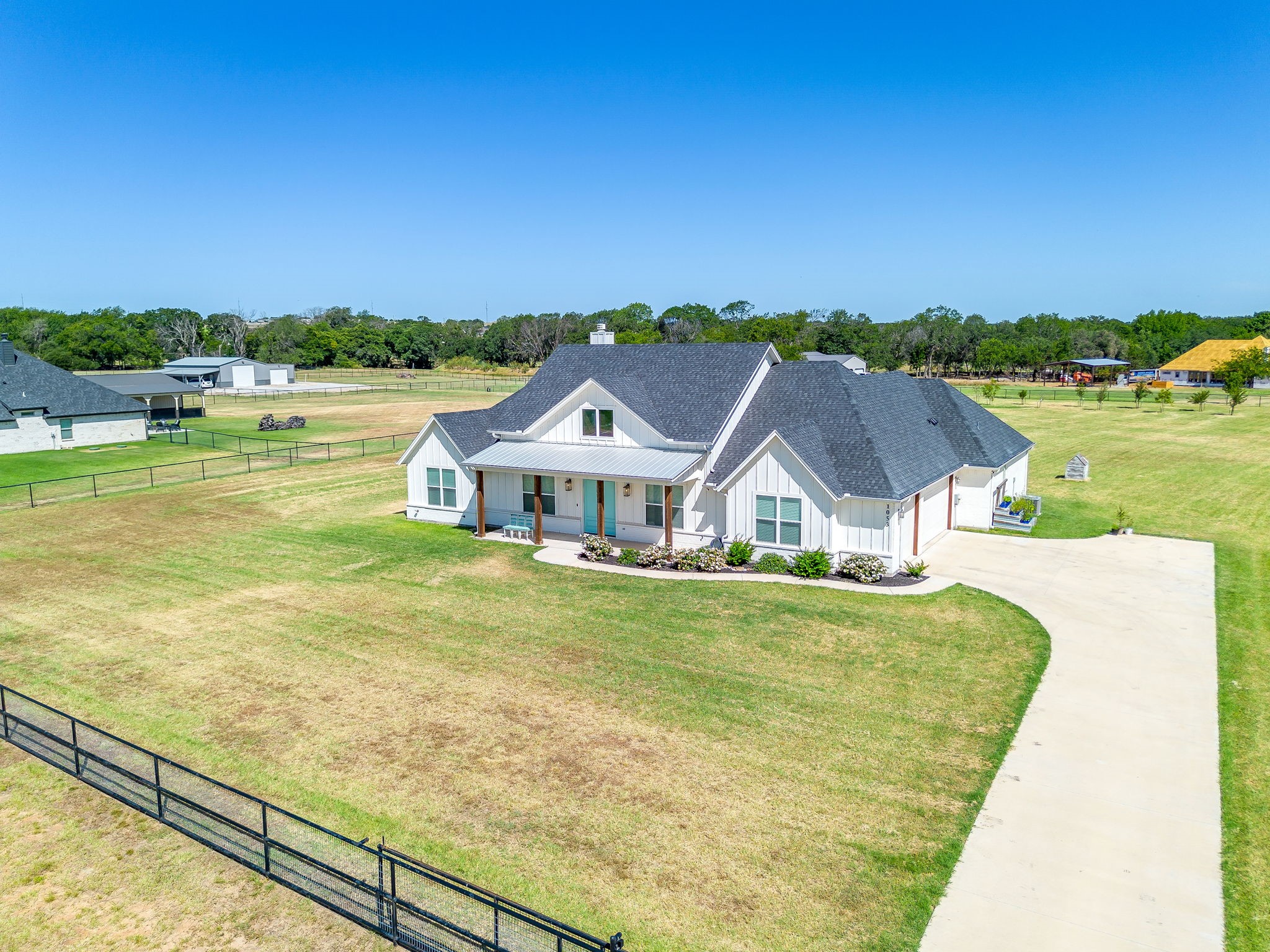 1053 Paradise Parkway