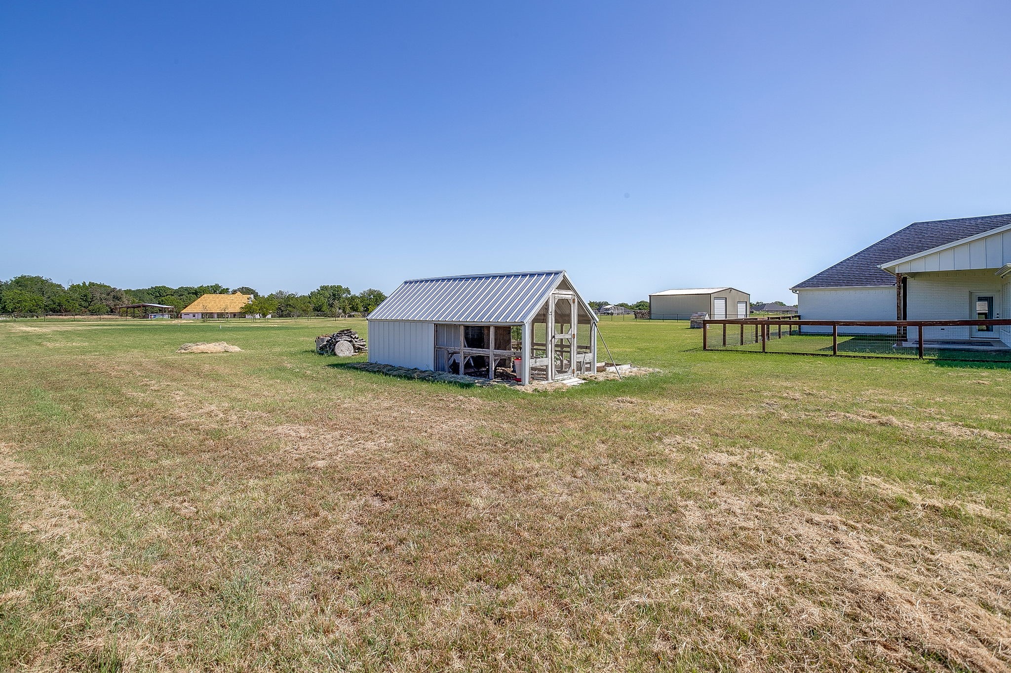 1053 Paradise Parkway