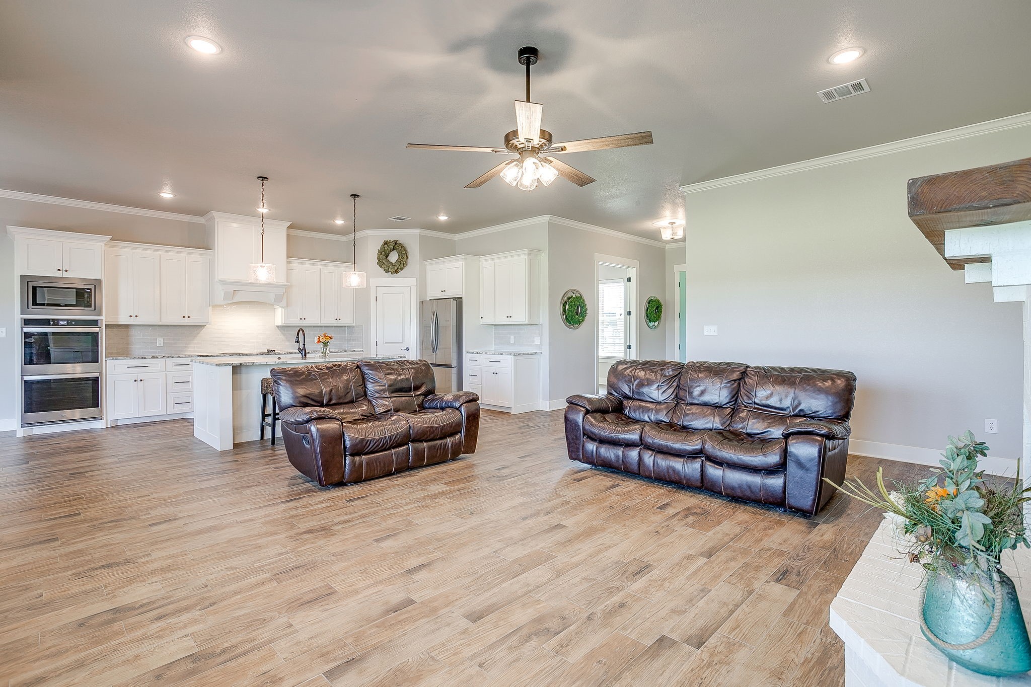 1053 Paradise Parkway