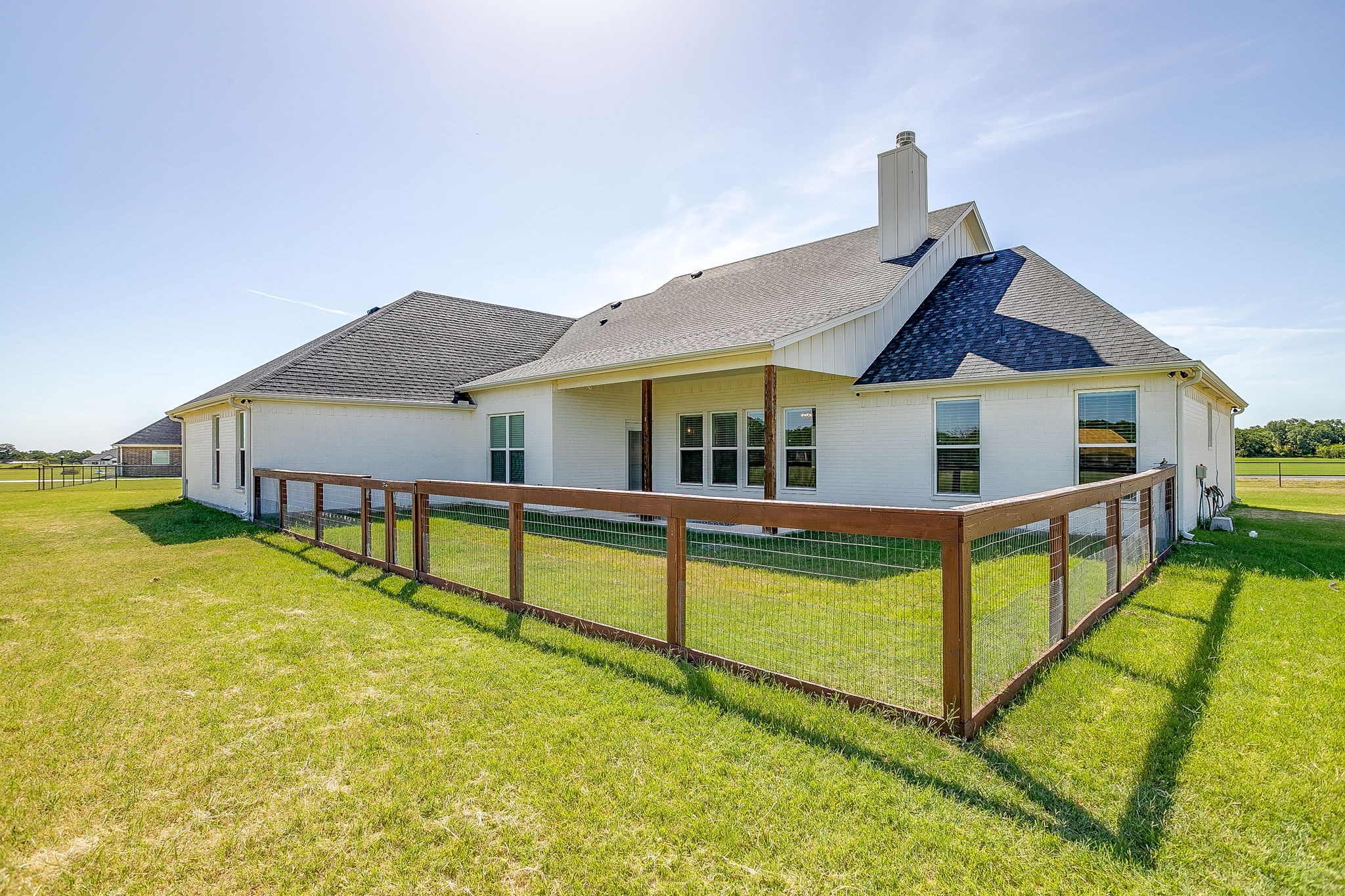 1053 Paradise Parkway