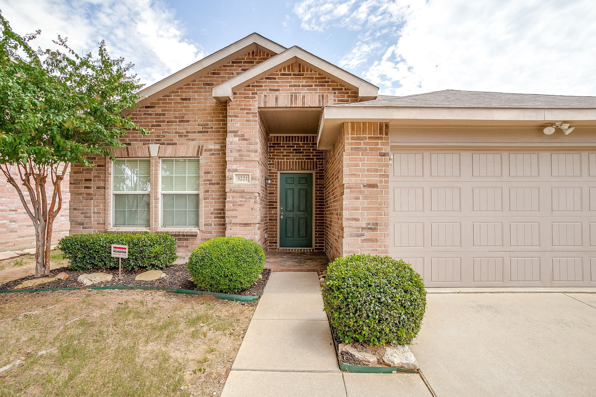 3221 Sadie Trail