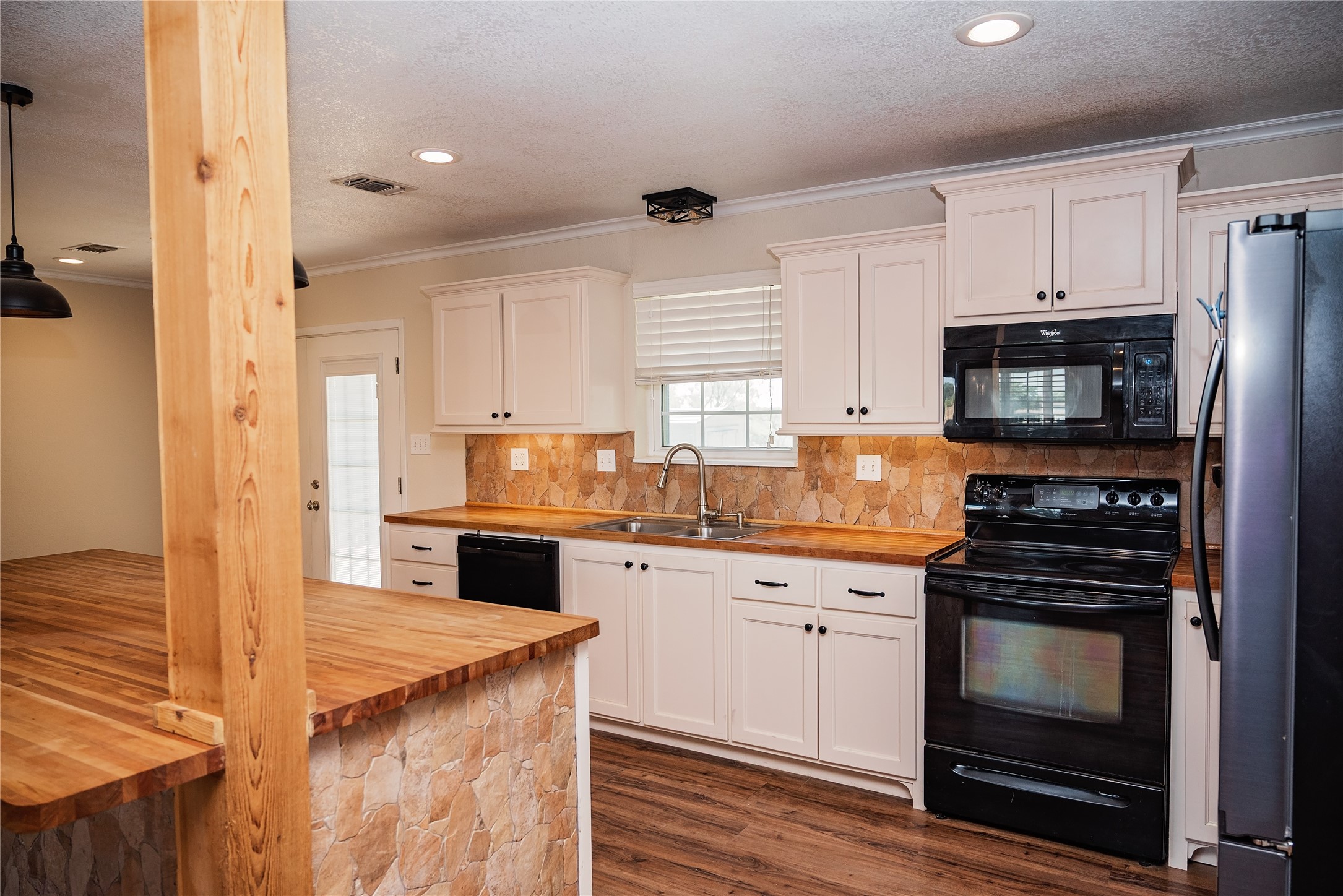 1102 Conner