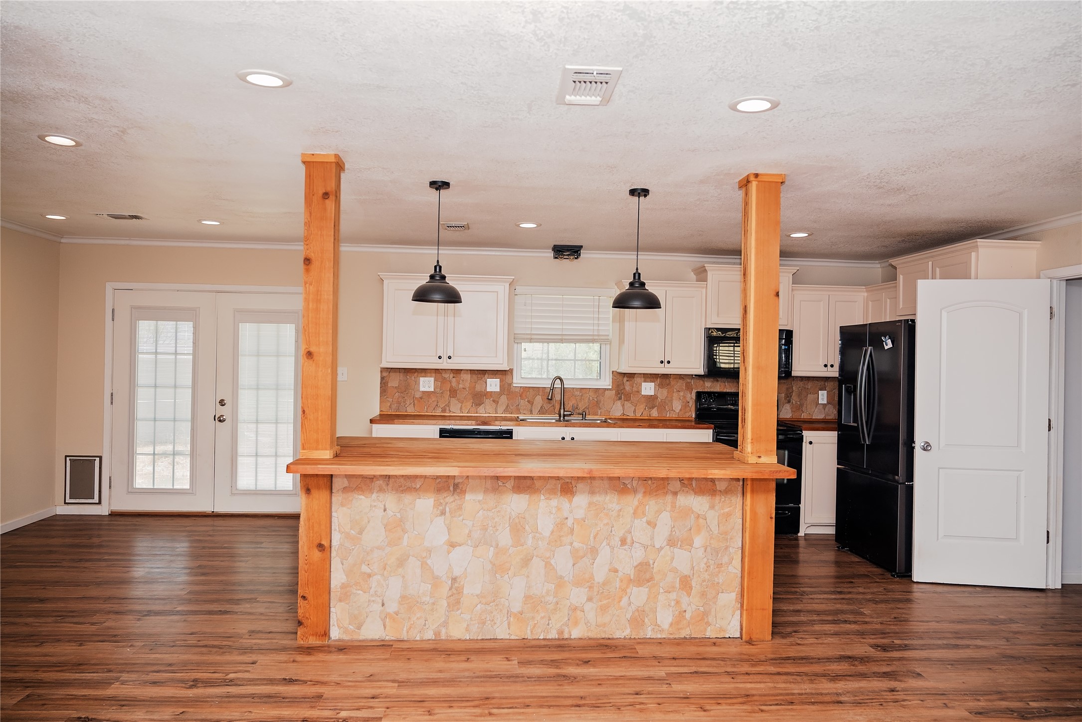 1102 Conner