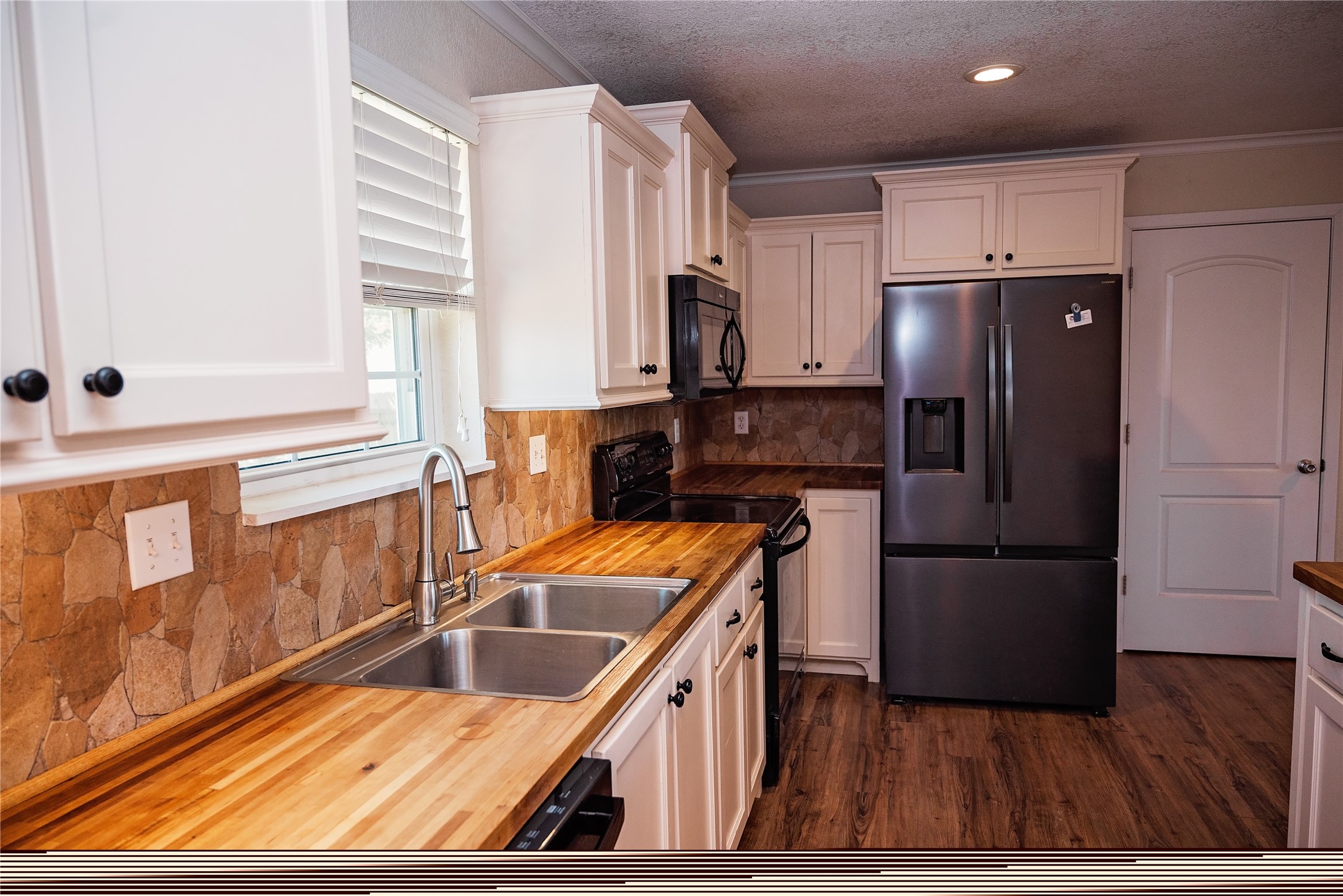 1102 Conner