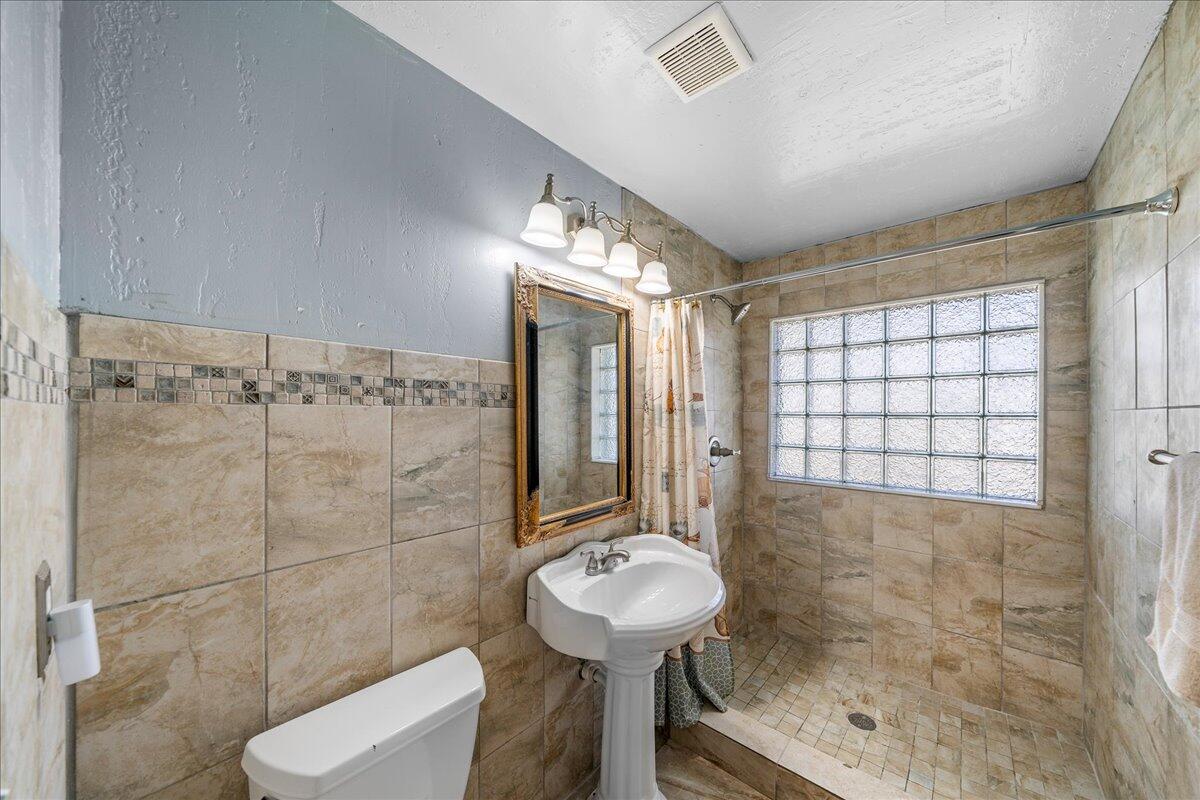 1641 E Central Avenue