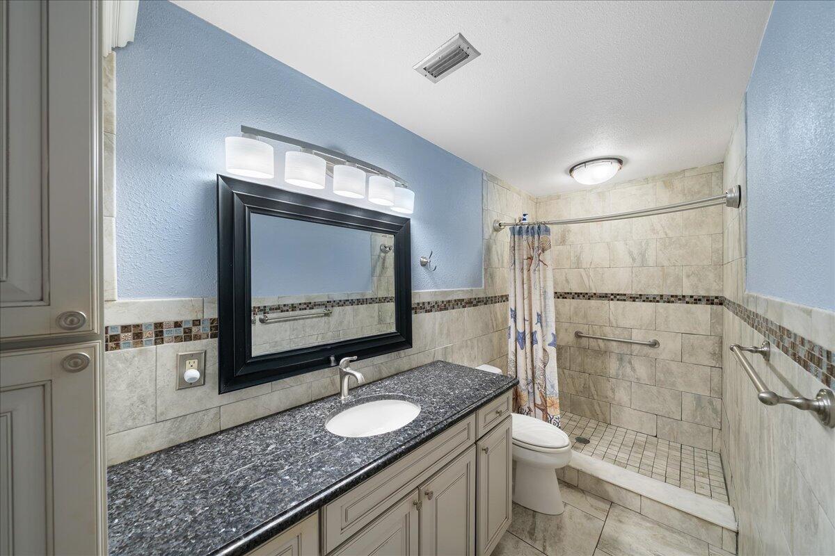 1641 E Central Avenue