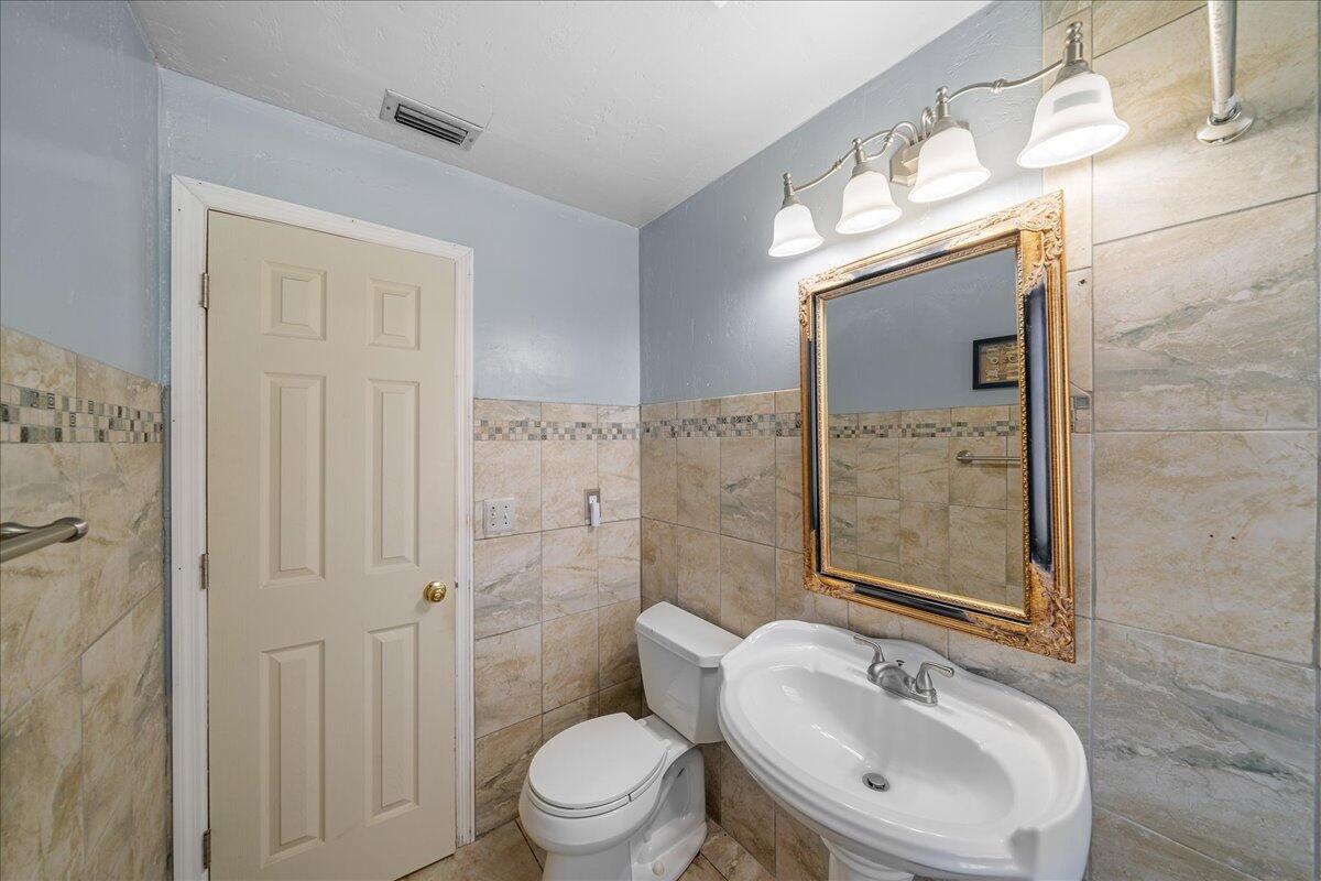 1641 E Central Avenue