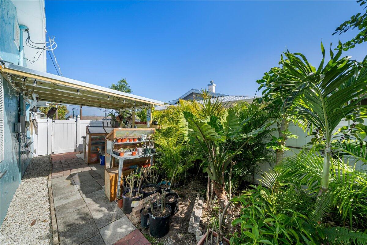 1641 E Central Avenue