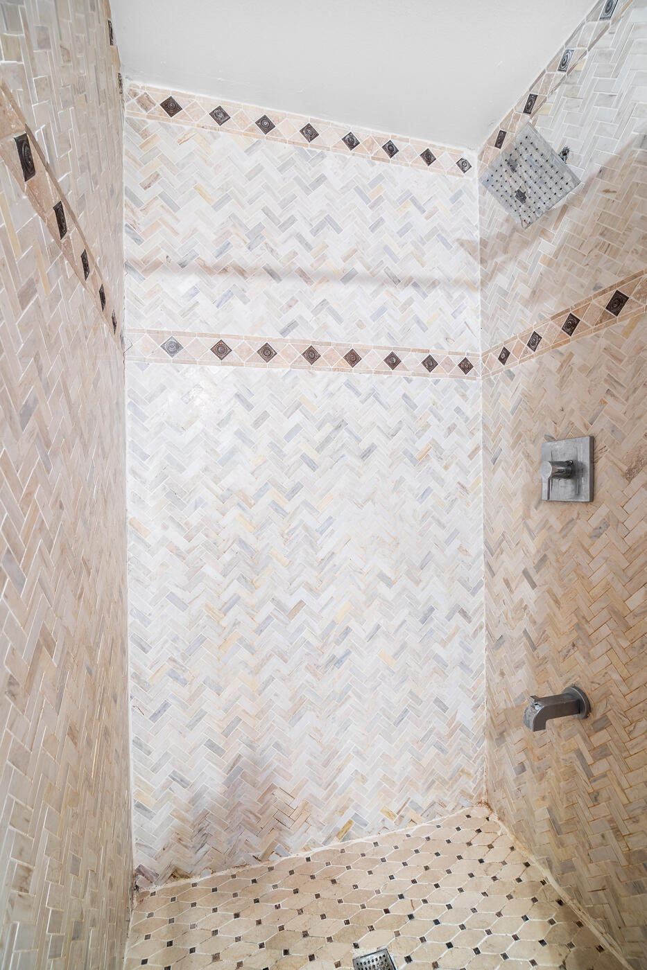 709 Waikiki Avenue NW