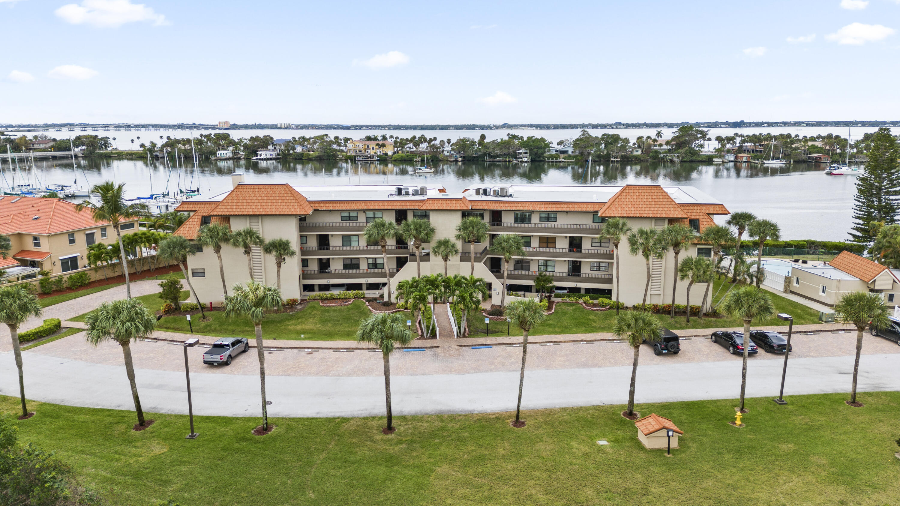 18 Marina Isles Boulevard, 102