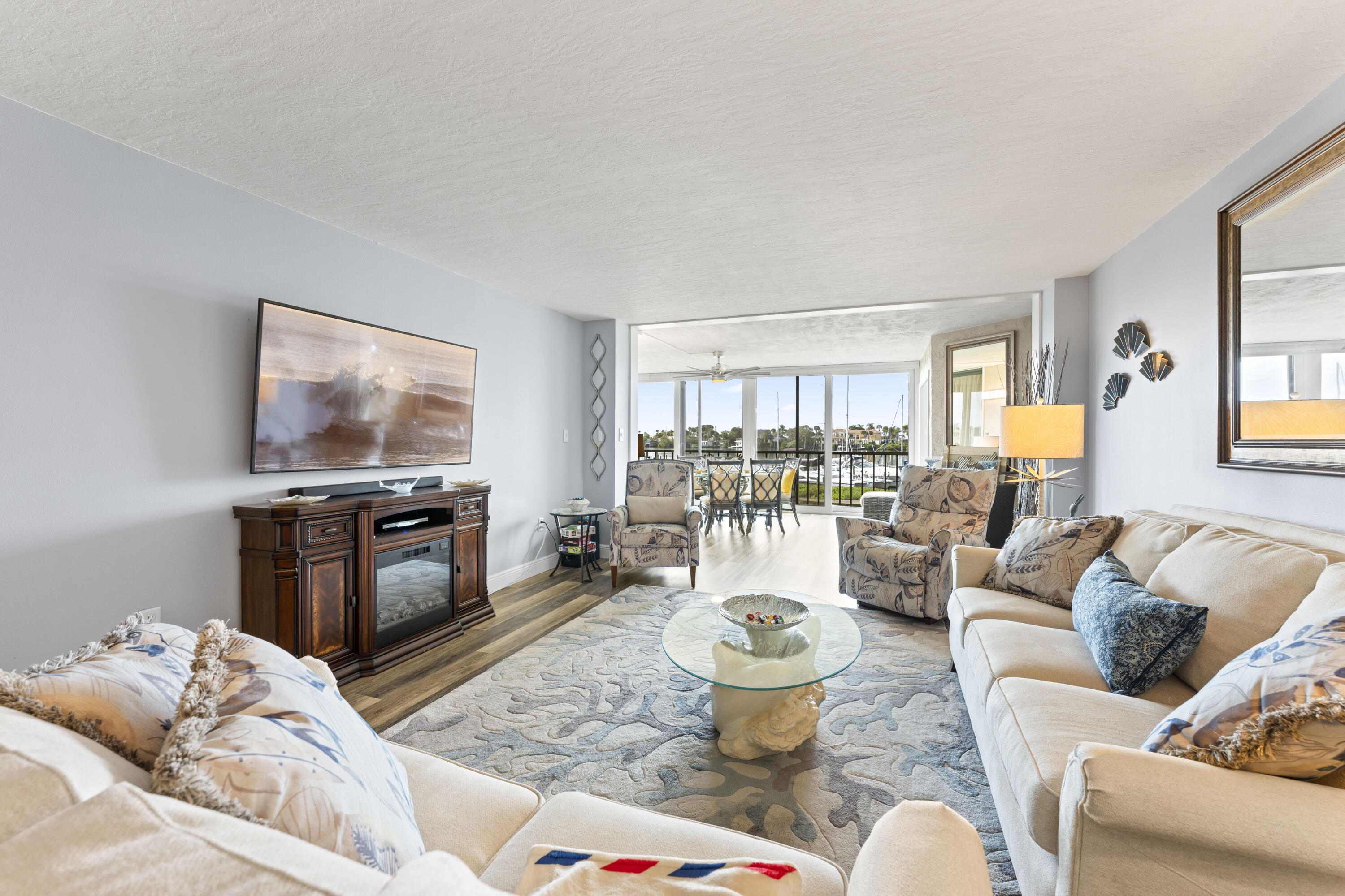 18 Marina Isles Boulevard, 102