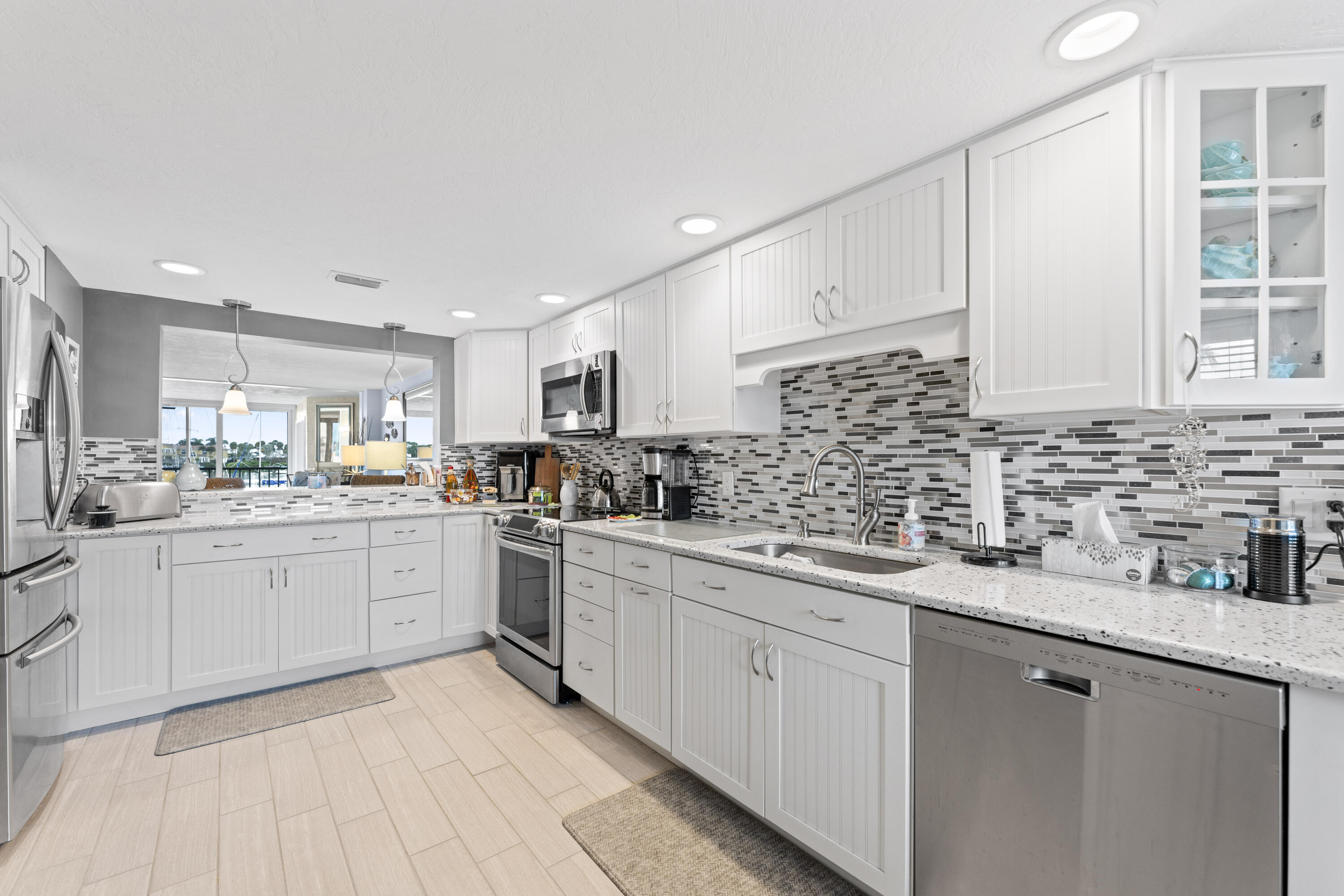 18 Marina Isles Boulevard, 102