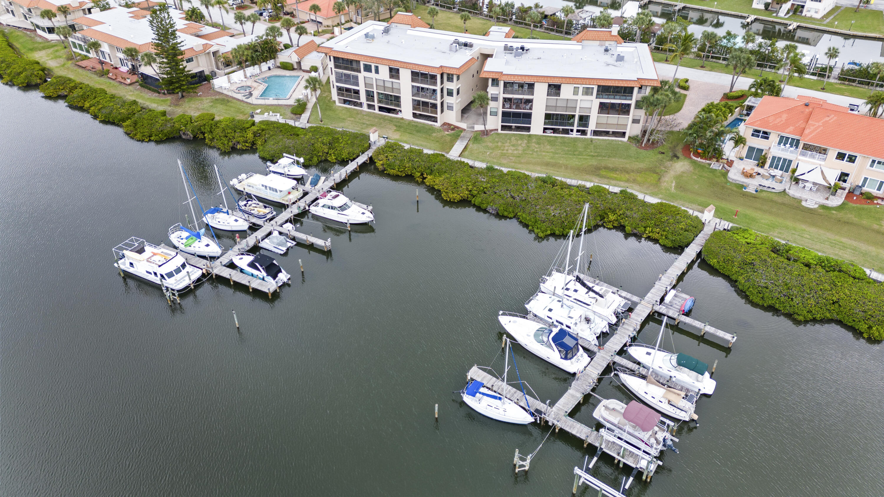 18 Marina Isles Boulevard, 102