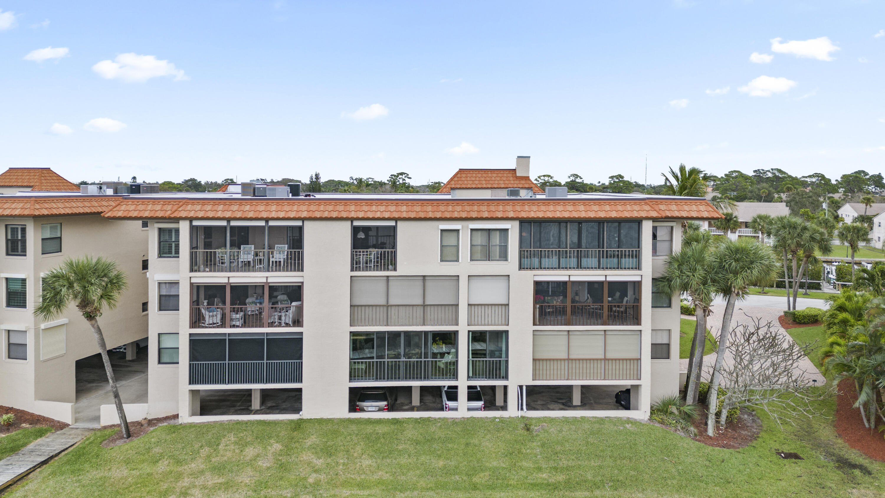 18 Marina Isles Boulevard, 102