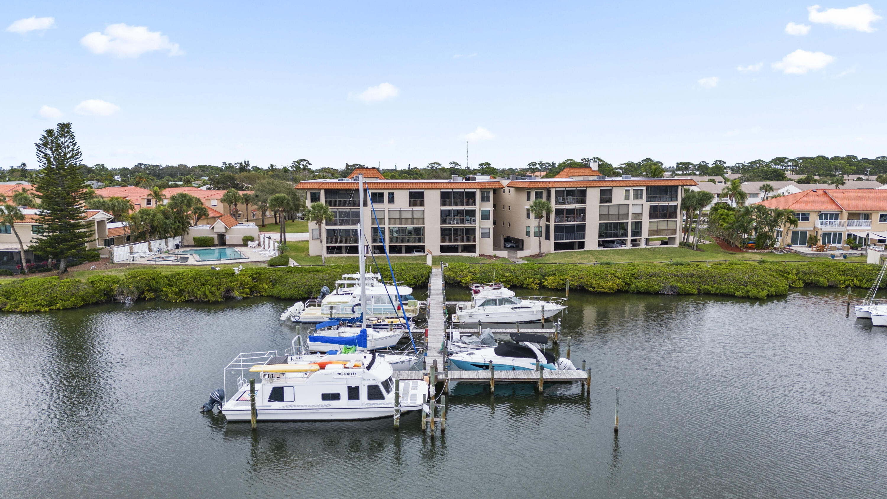 18 Marina Isles Boulevard, 102