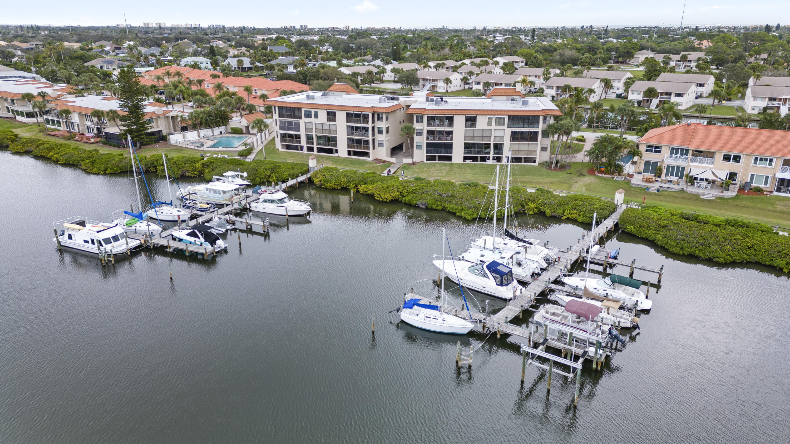 18 Marina Isles Boulevard, 102