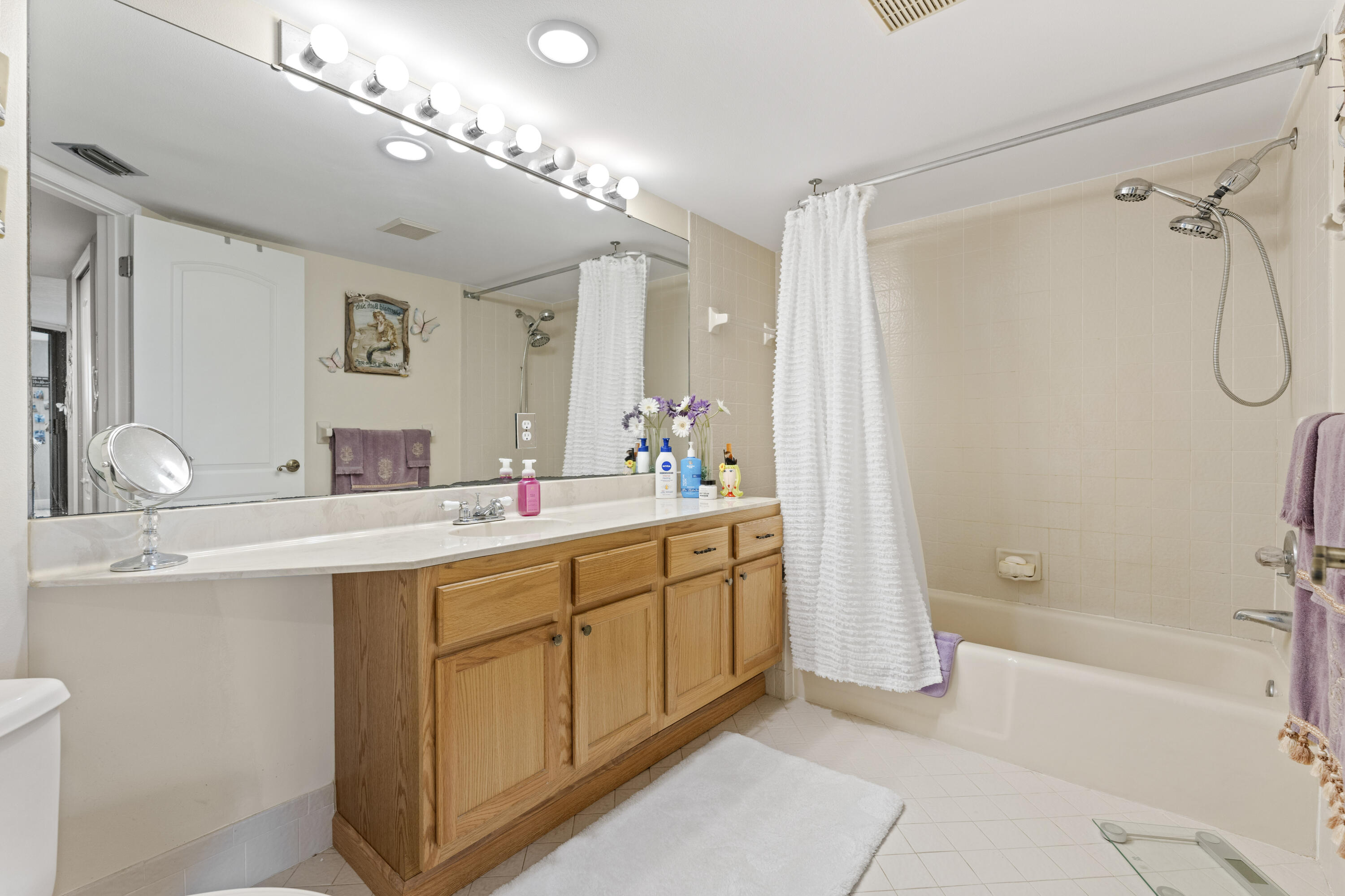 18 Marina Isles Boulevard, 102