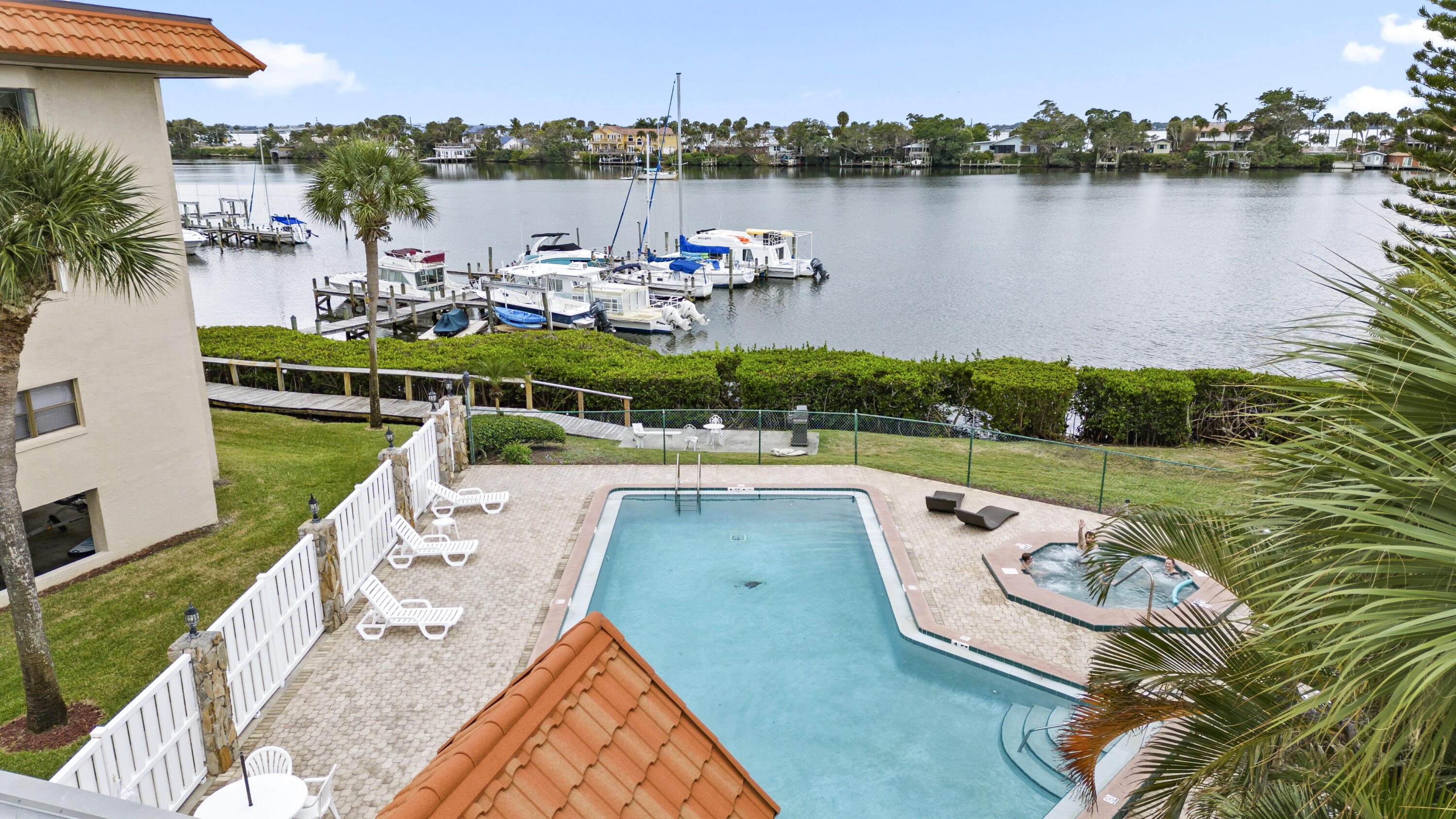 18 Marina Isles Boulevard, 102