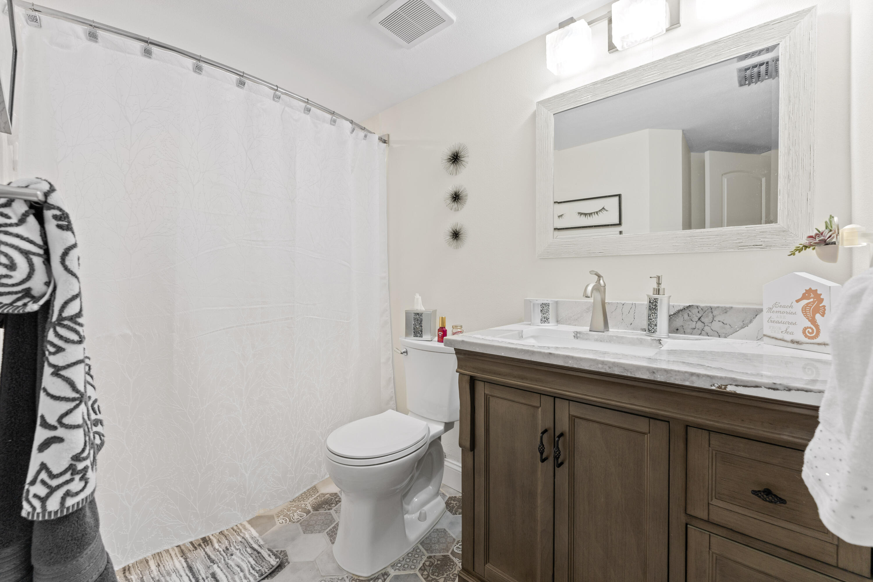 18 Marina Isles Boulevard, 102