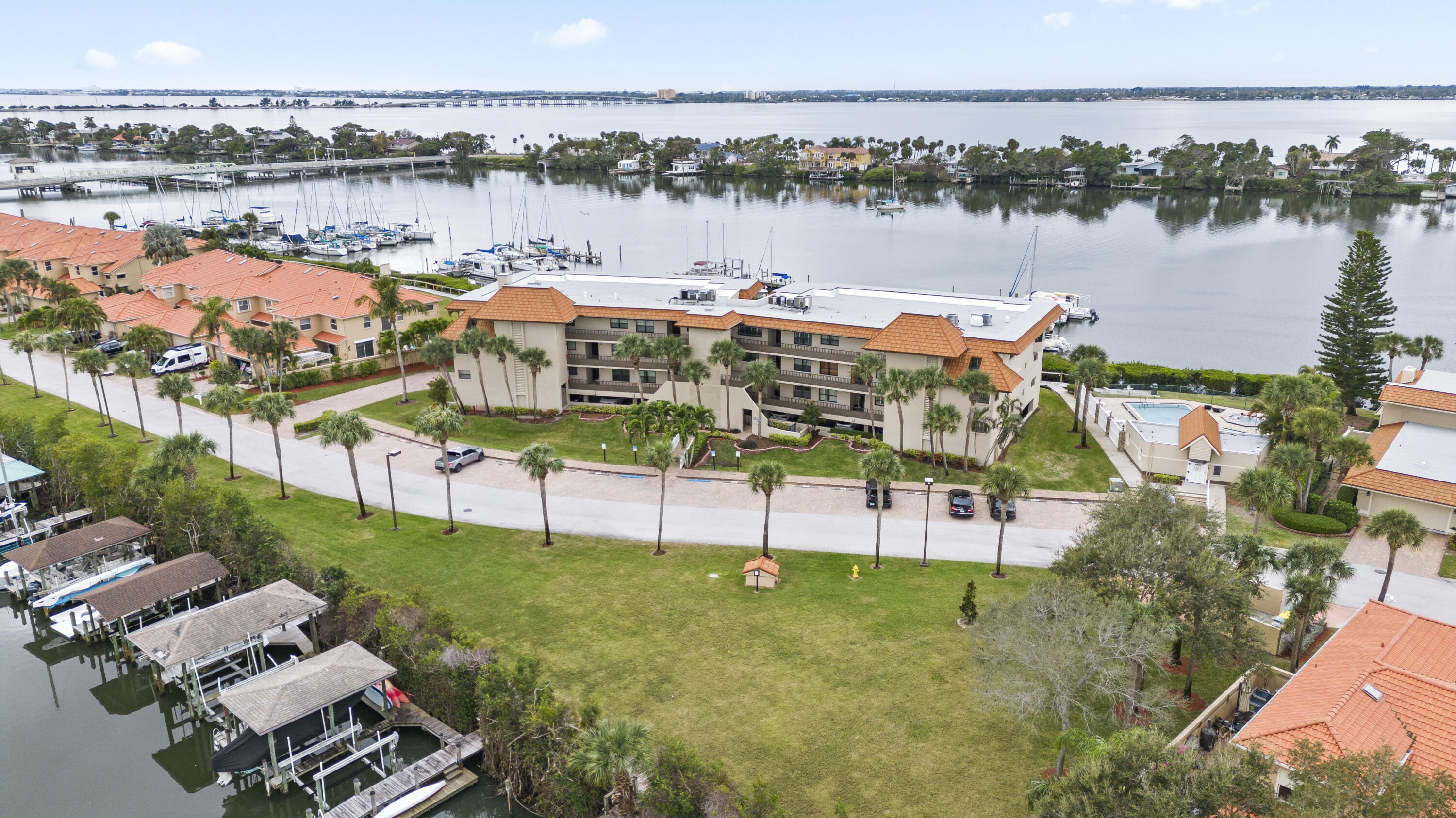 18 Marina Isles Boulevard, 102