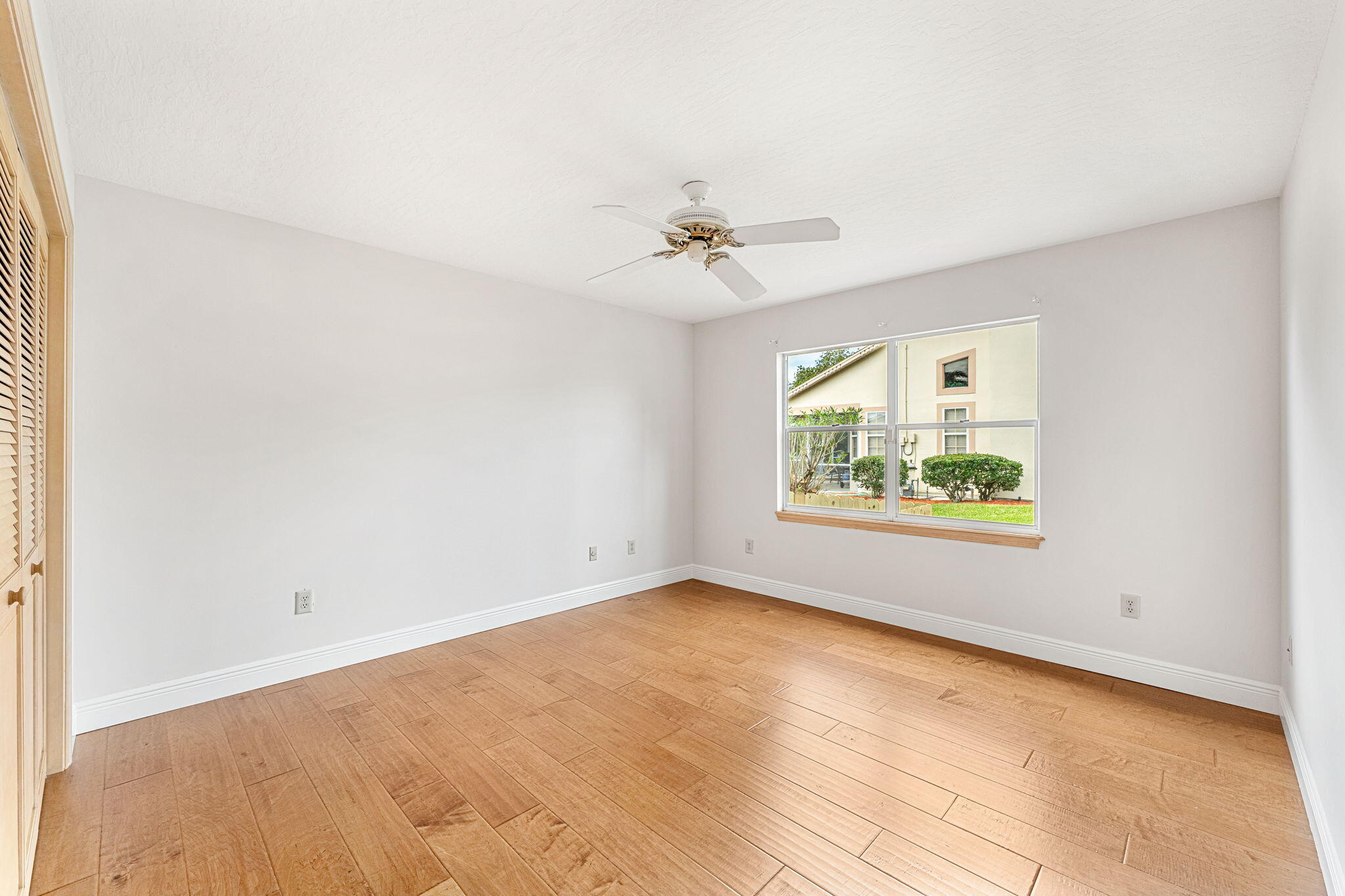 670 Rossmoor Circle