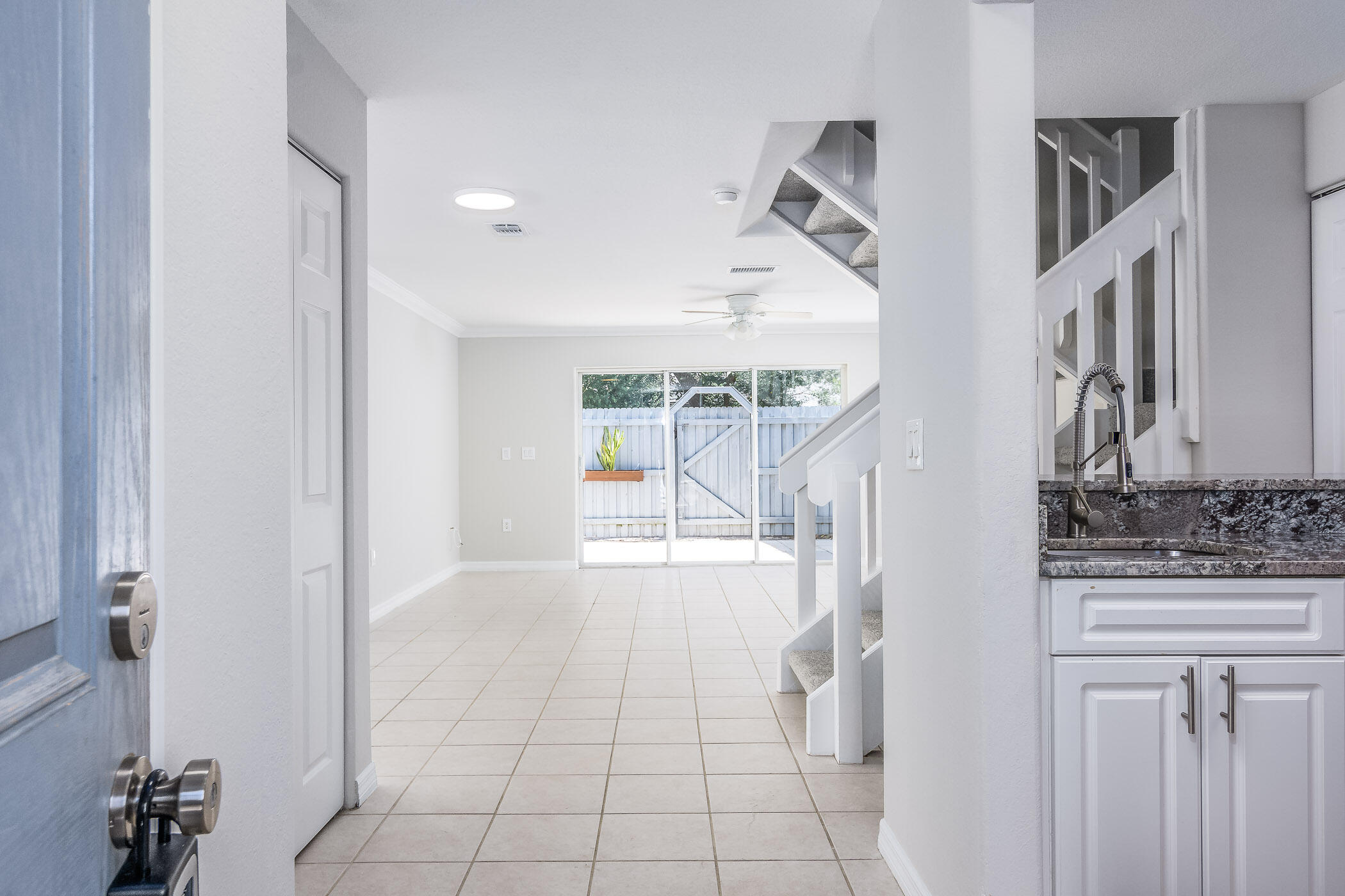 410 Seaport Boulevard, T125