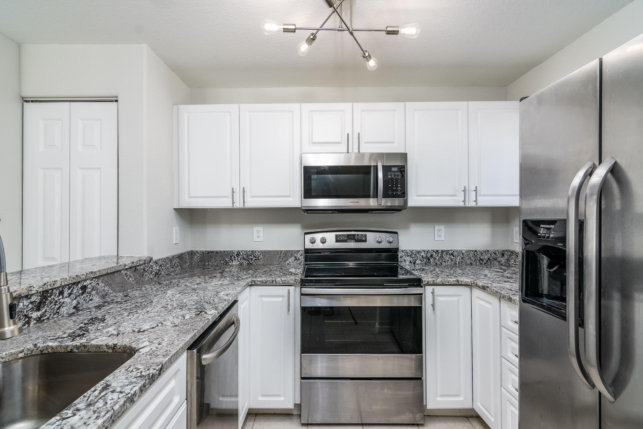 410 Seaport Boulevard, T125