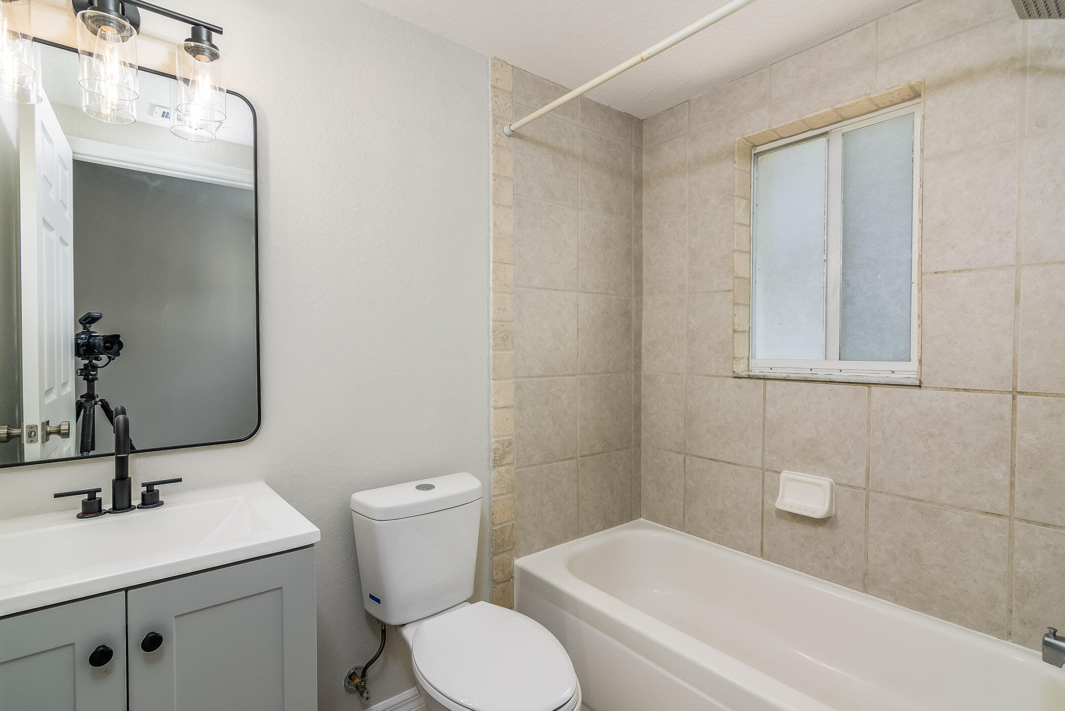 410 Seaport Boulevard, T125