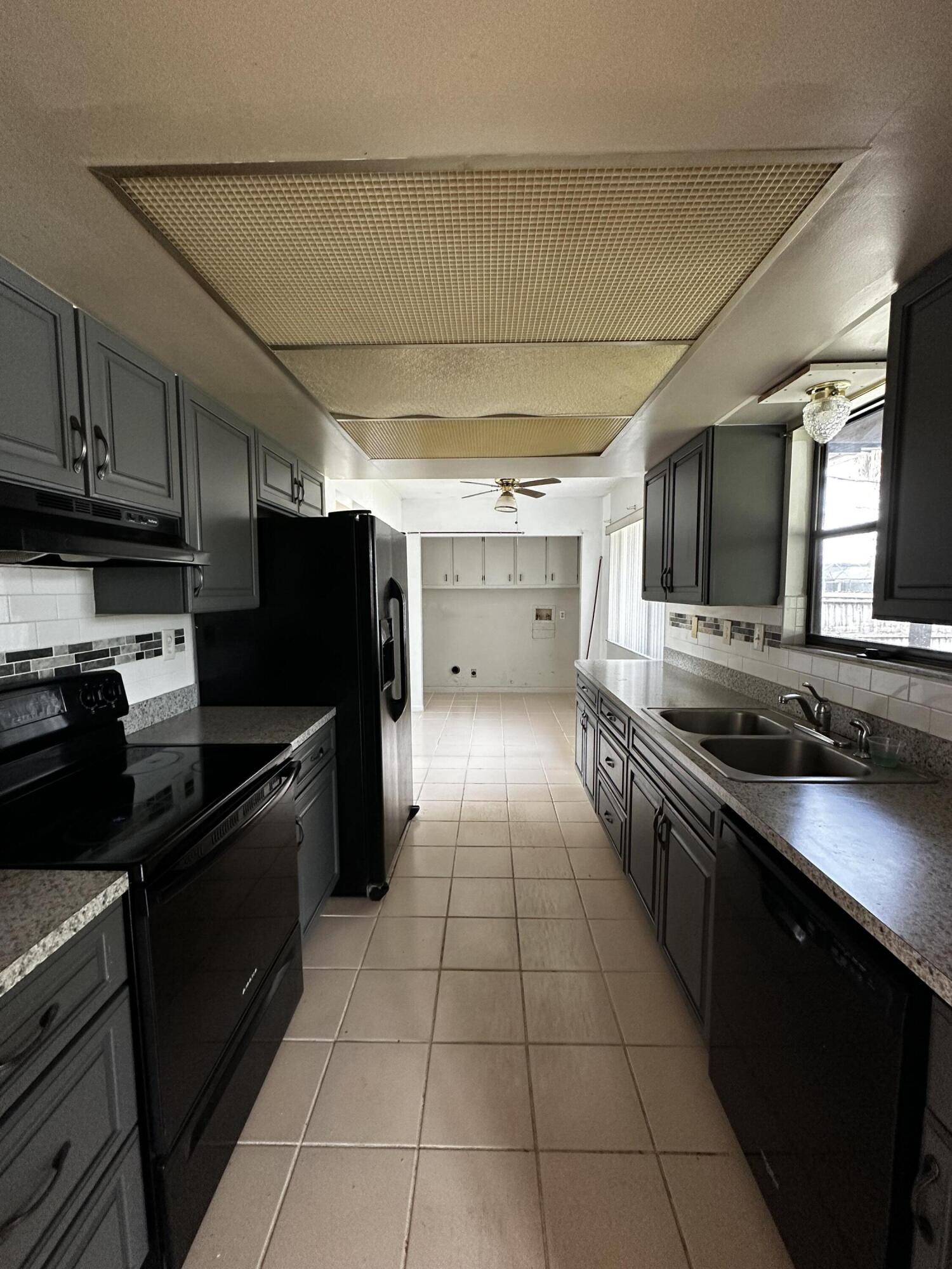521 Dinner Street NE