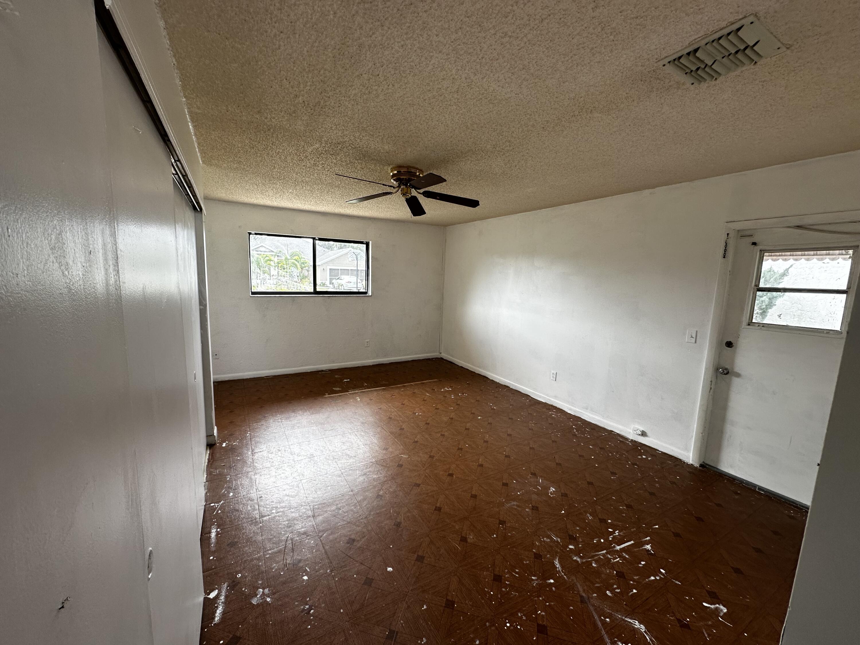 521 Dinner Street NE