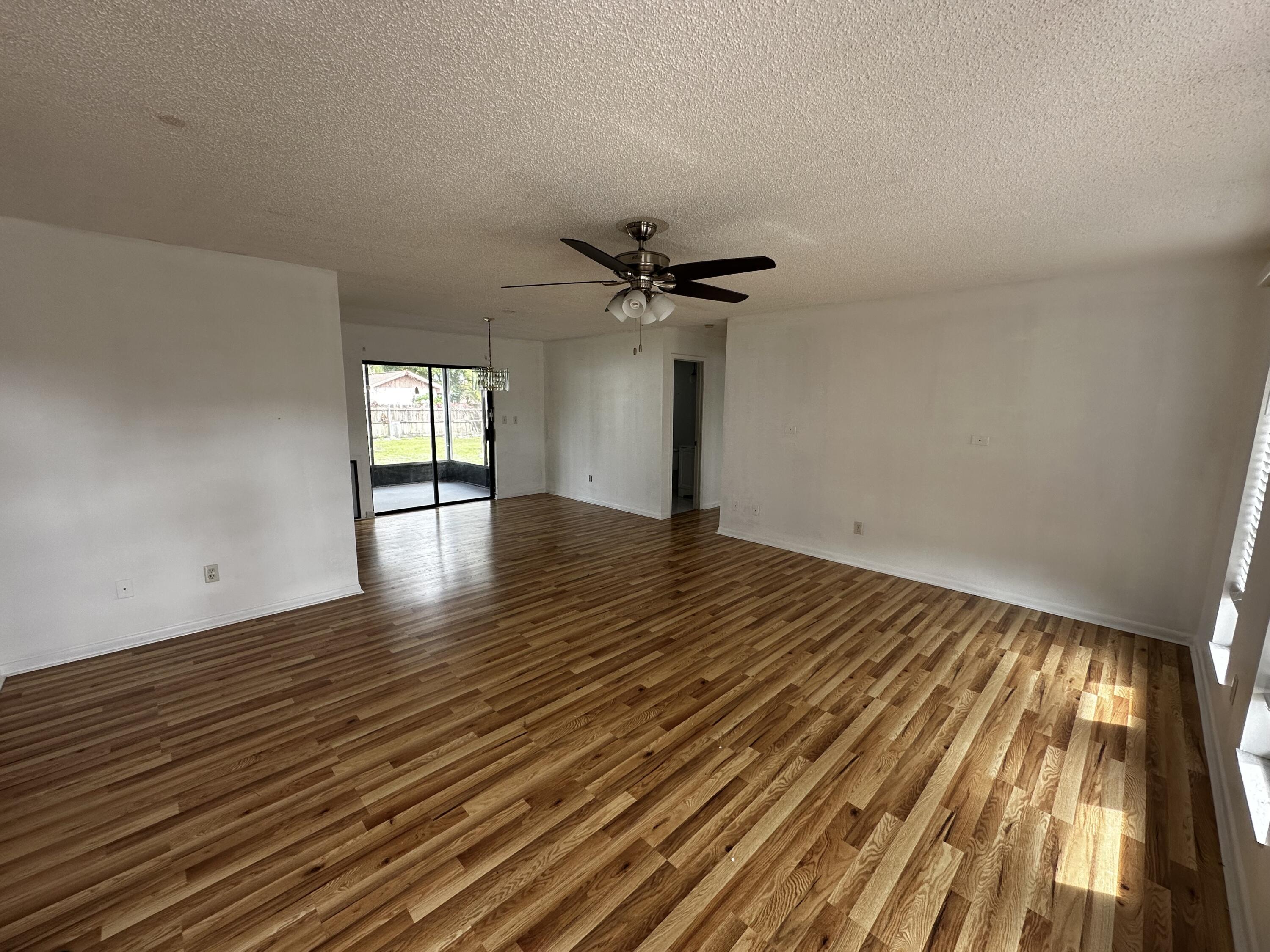 521 Dinner Street NE