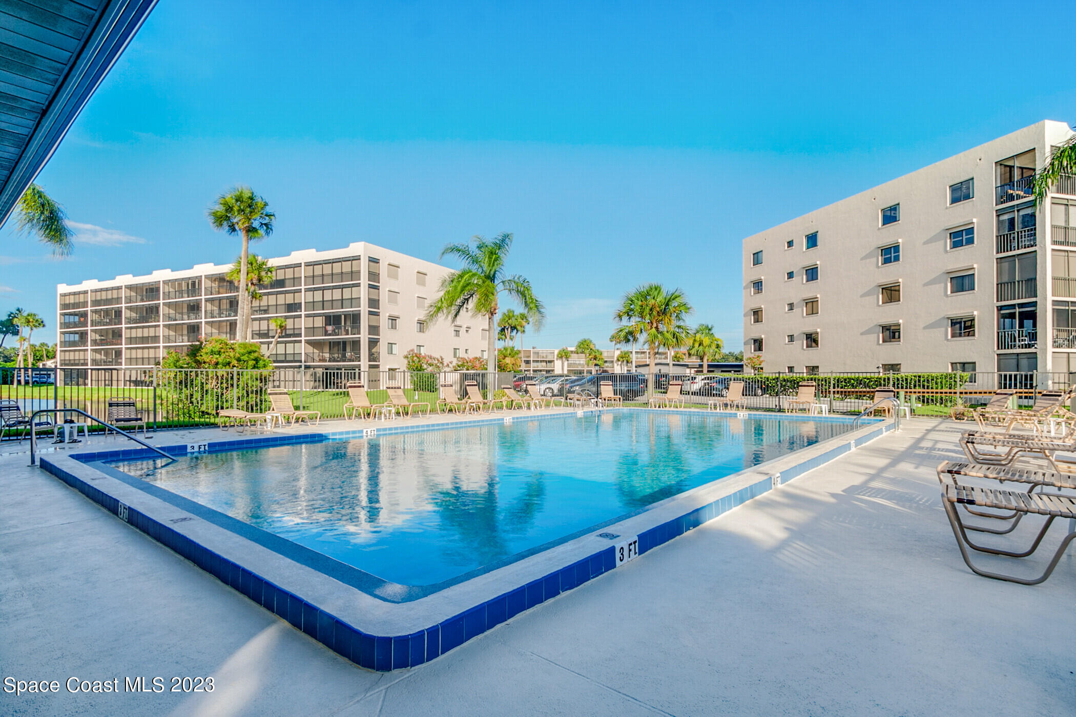 5807 N Atlantic Avenue, 724