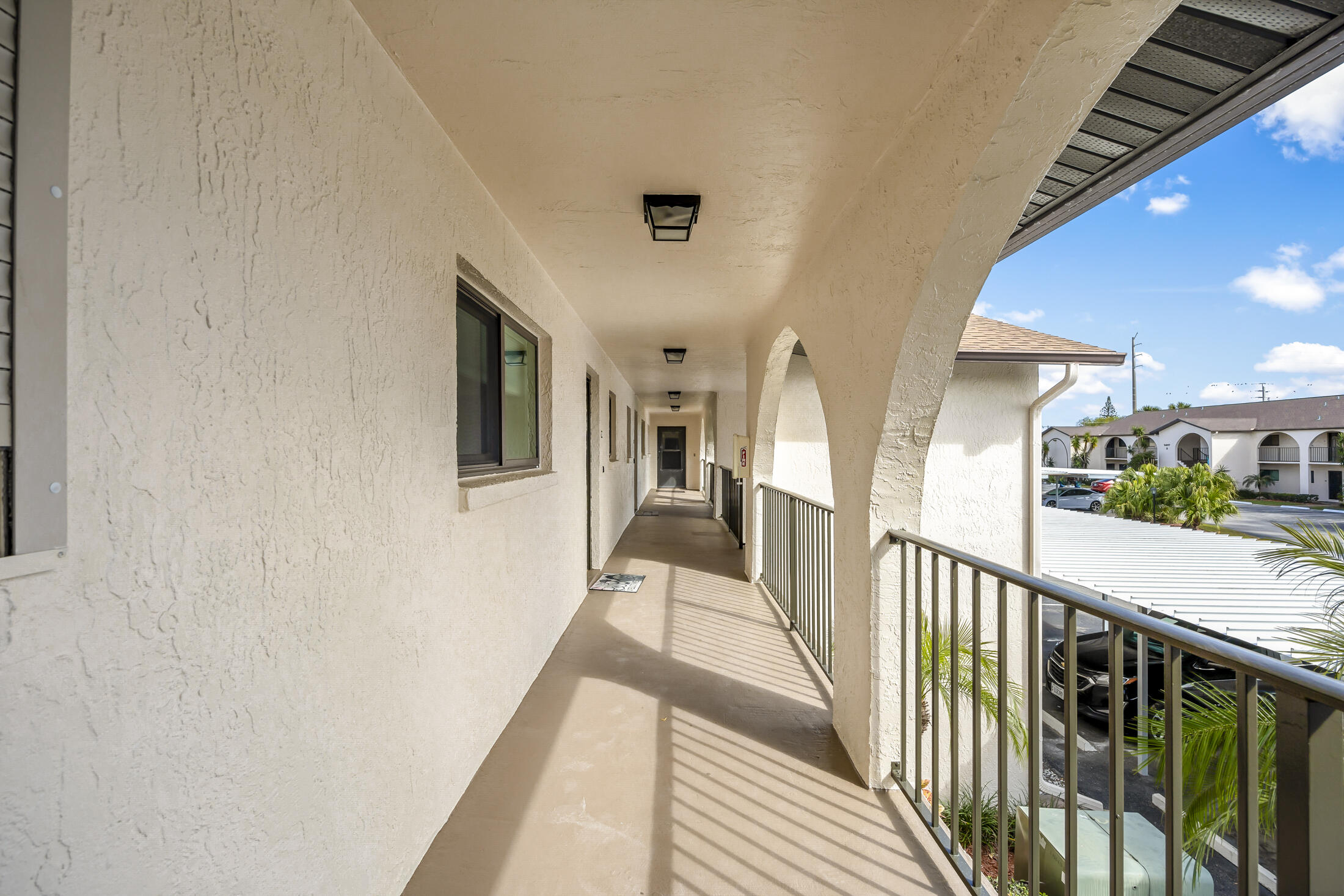 5807 N Atlantic Avenue, 724
