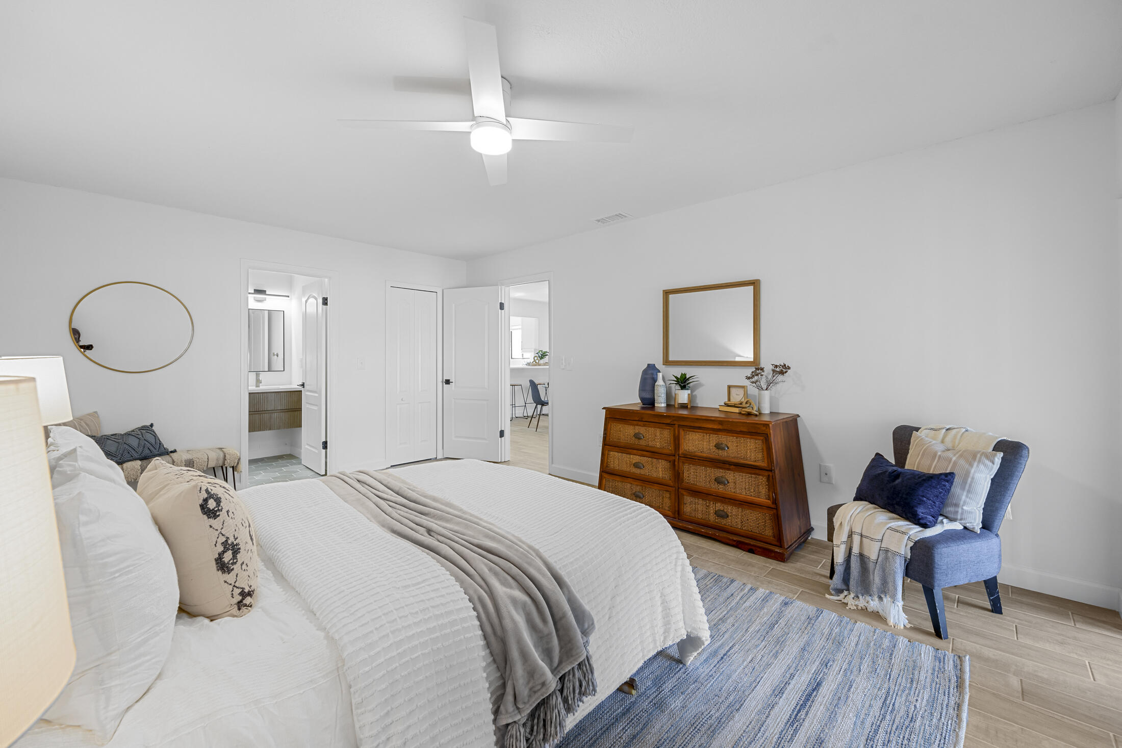 5807 N Atlantic Avenue, 724