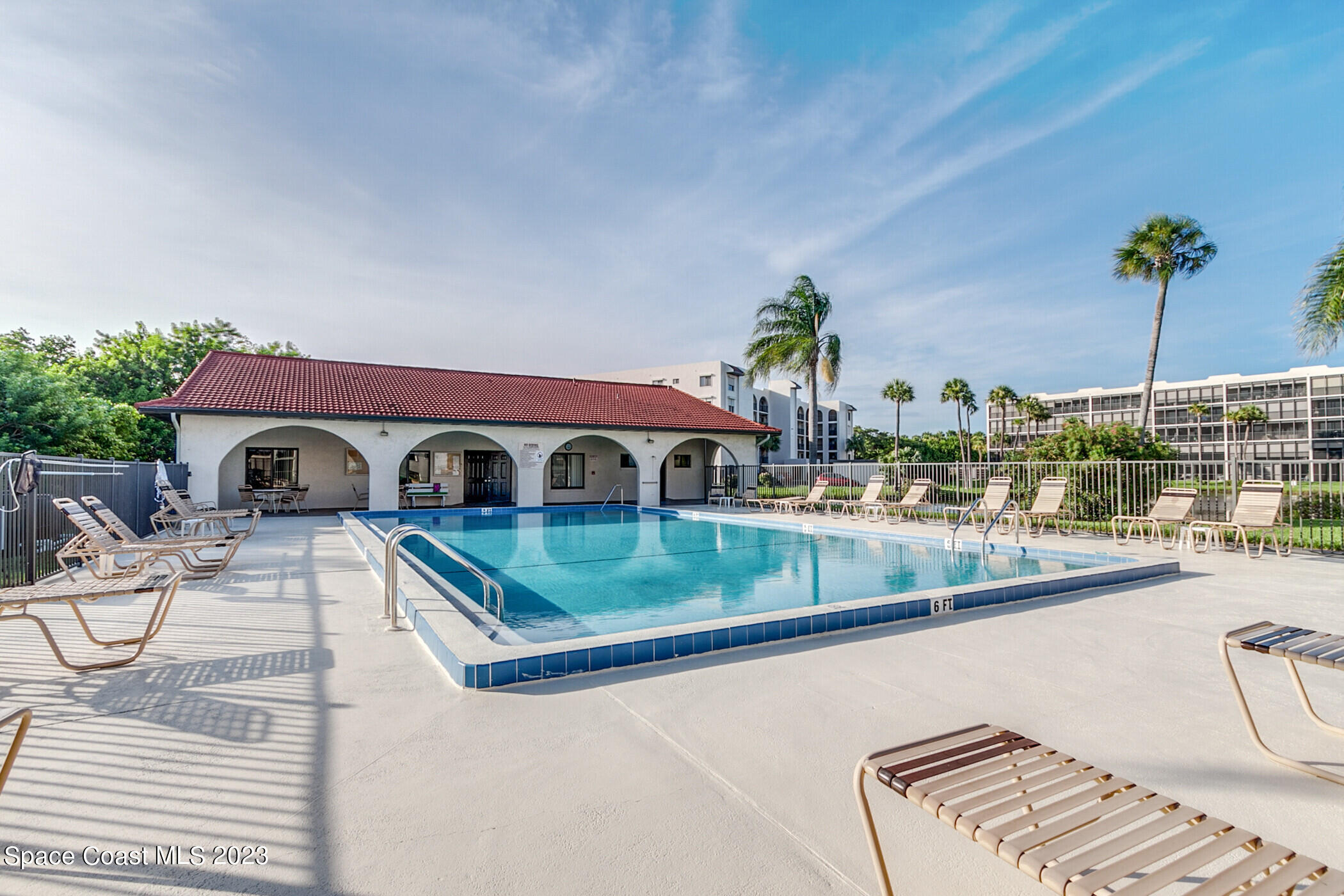 5807 N Atlantic Avenue, 724