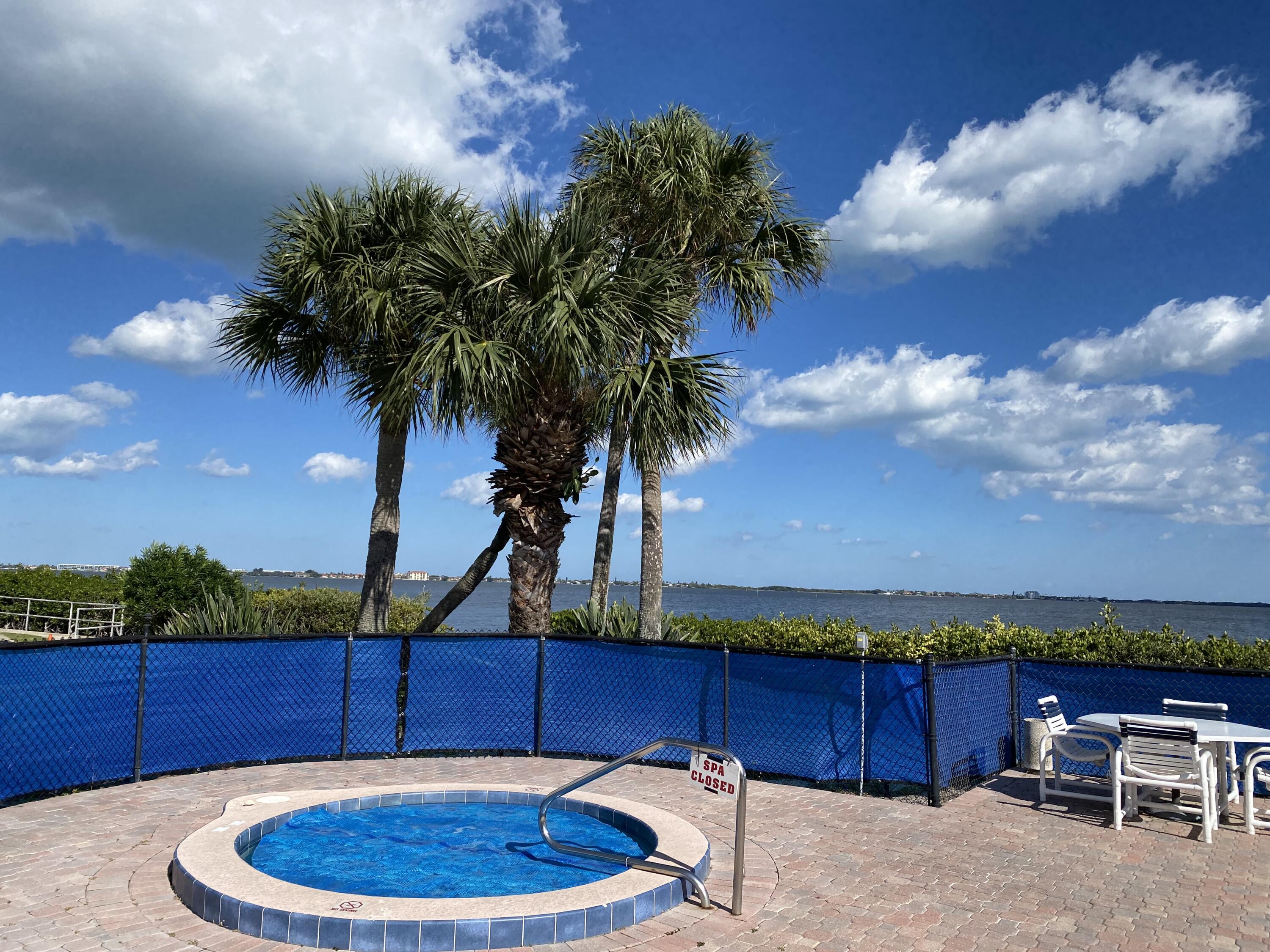 5011 Dixie Highway NE, 305a