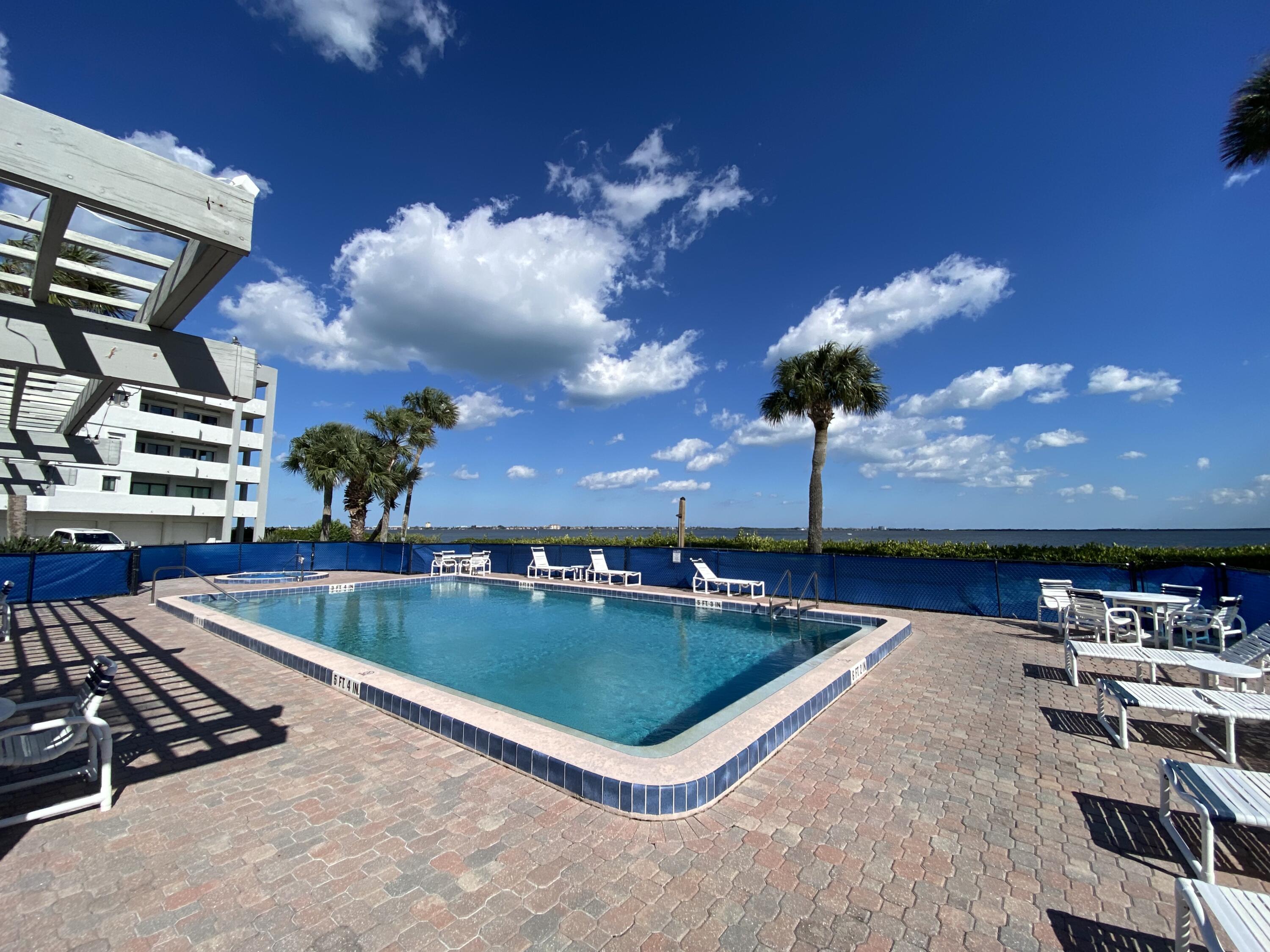 5011 Dixie Highway NE, 305a