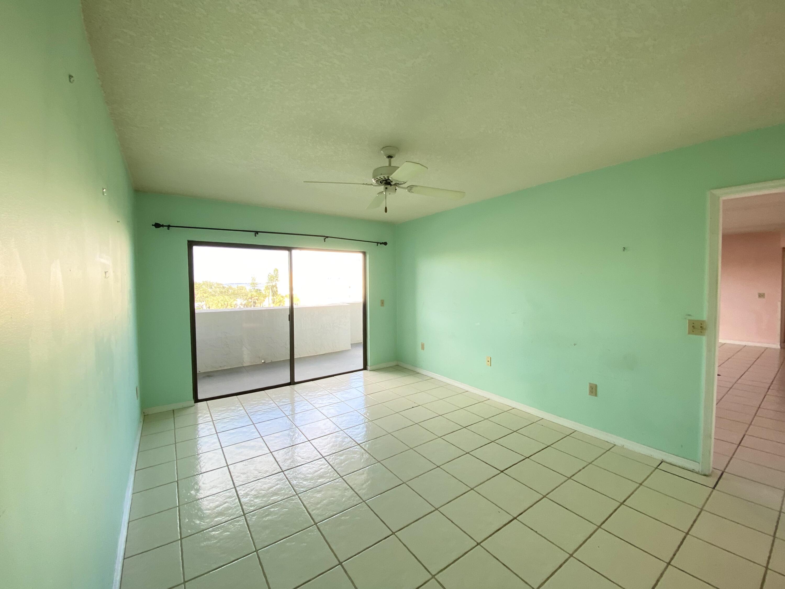 5011 Dixie Highway NE, 305a