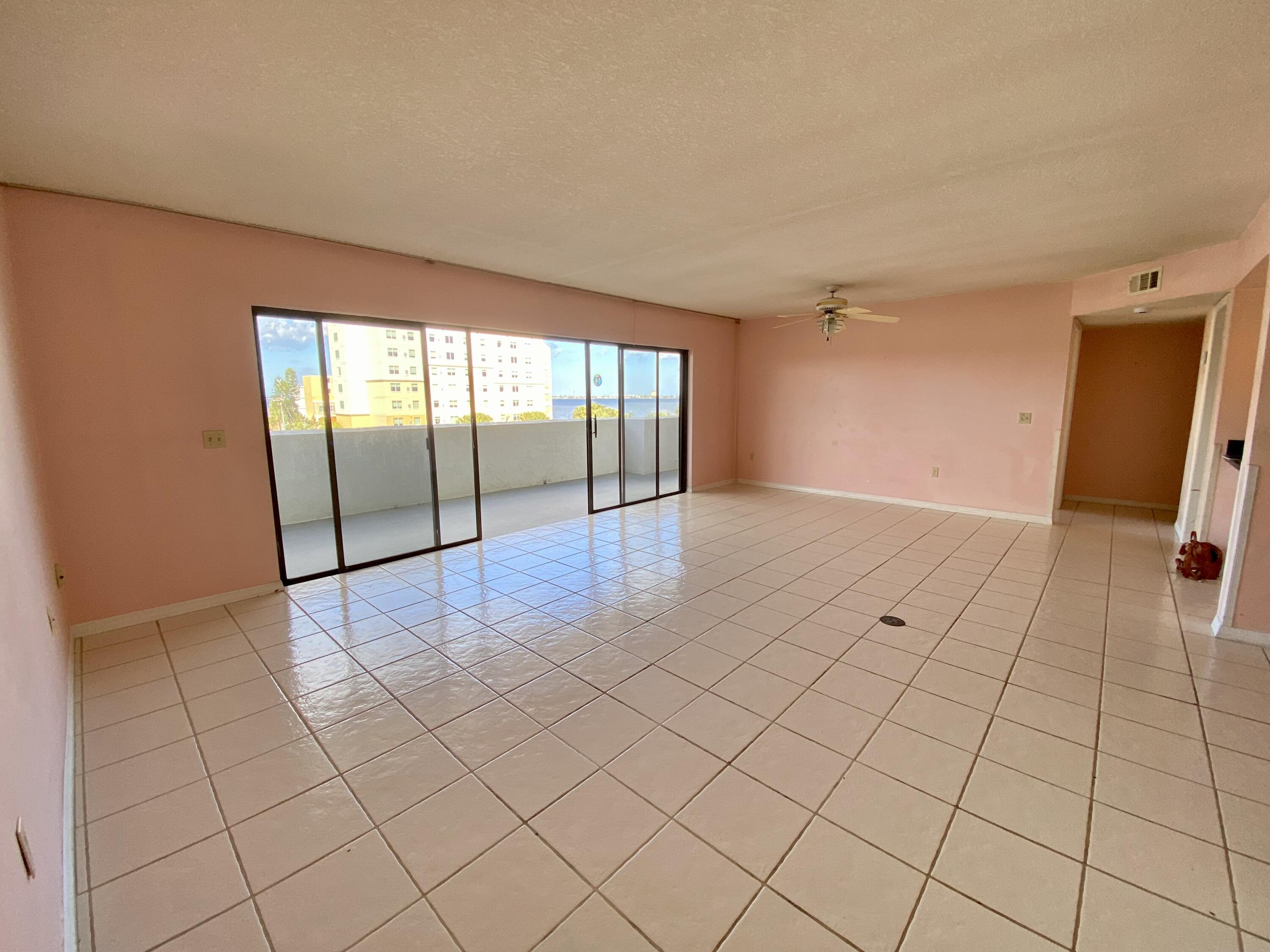 5011 Dixie Highway NE, 305a