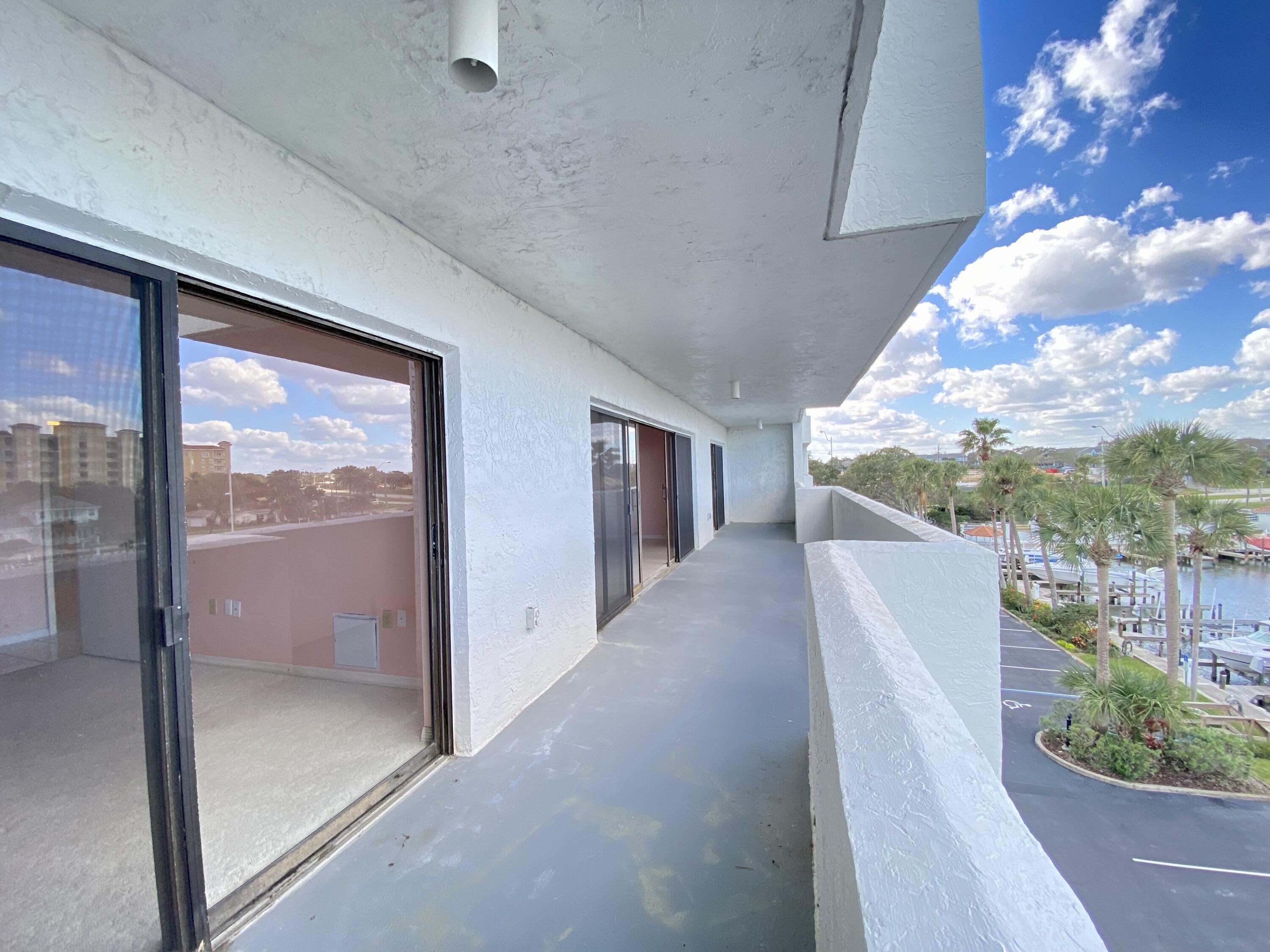 5011 Dixie Highway NE, 305a